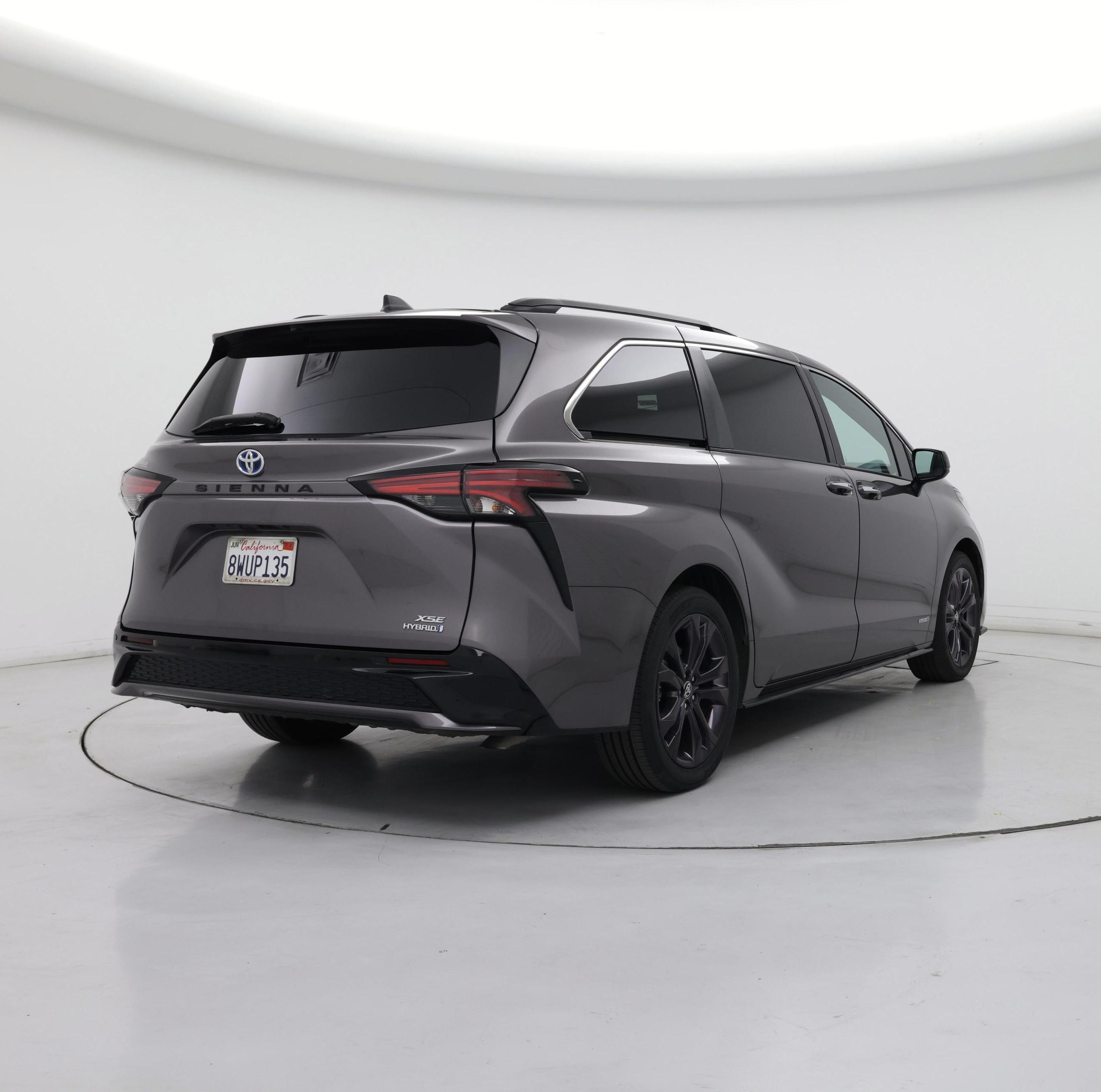 Thumbnail: 2021 Toyota Sienna - 8