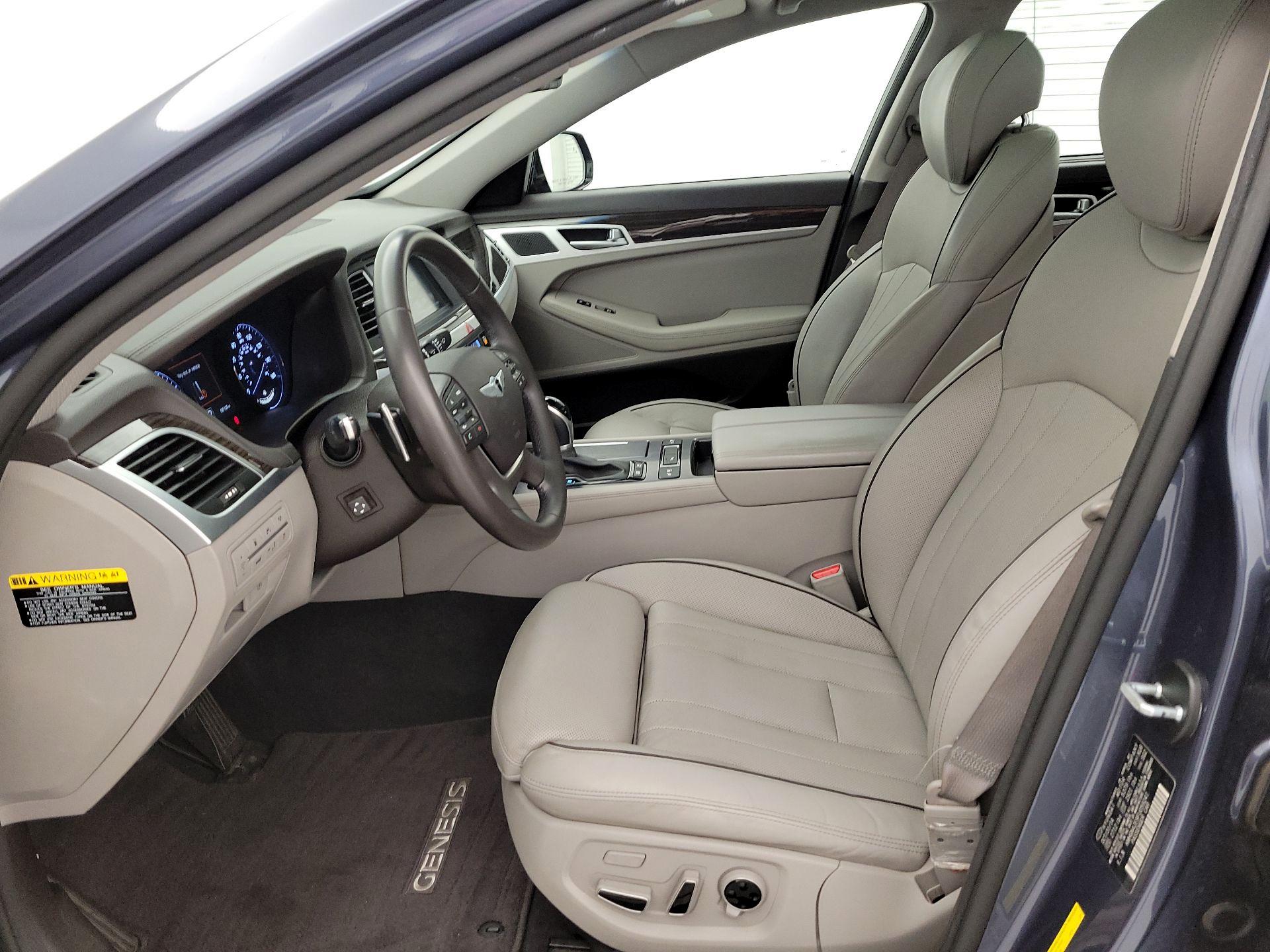 Thumbnail: 2015 Hyundai Genesis - 11