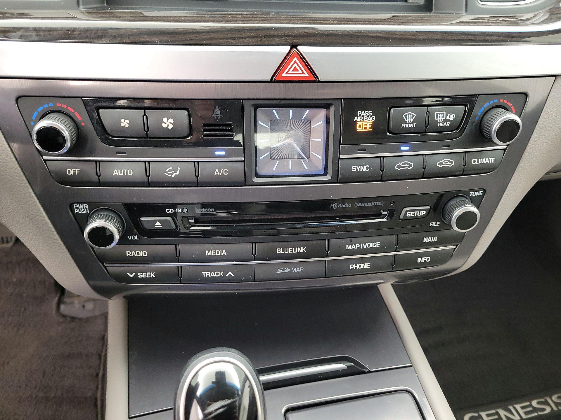 Thumbnail: 2015 Hyundai Genesis - 17