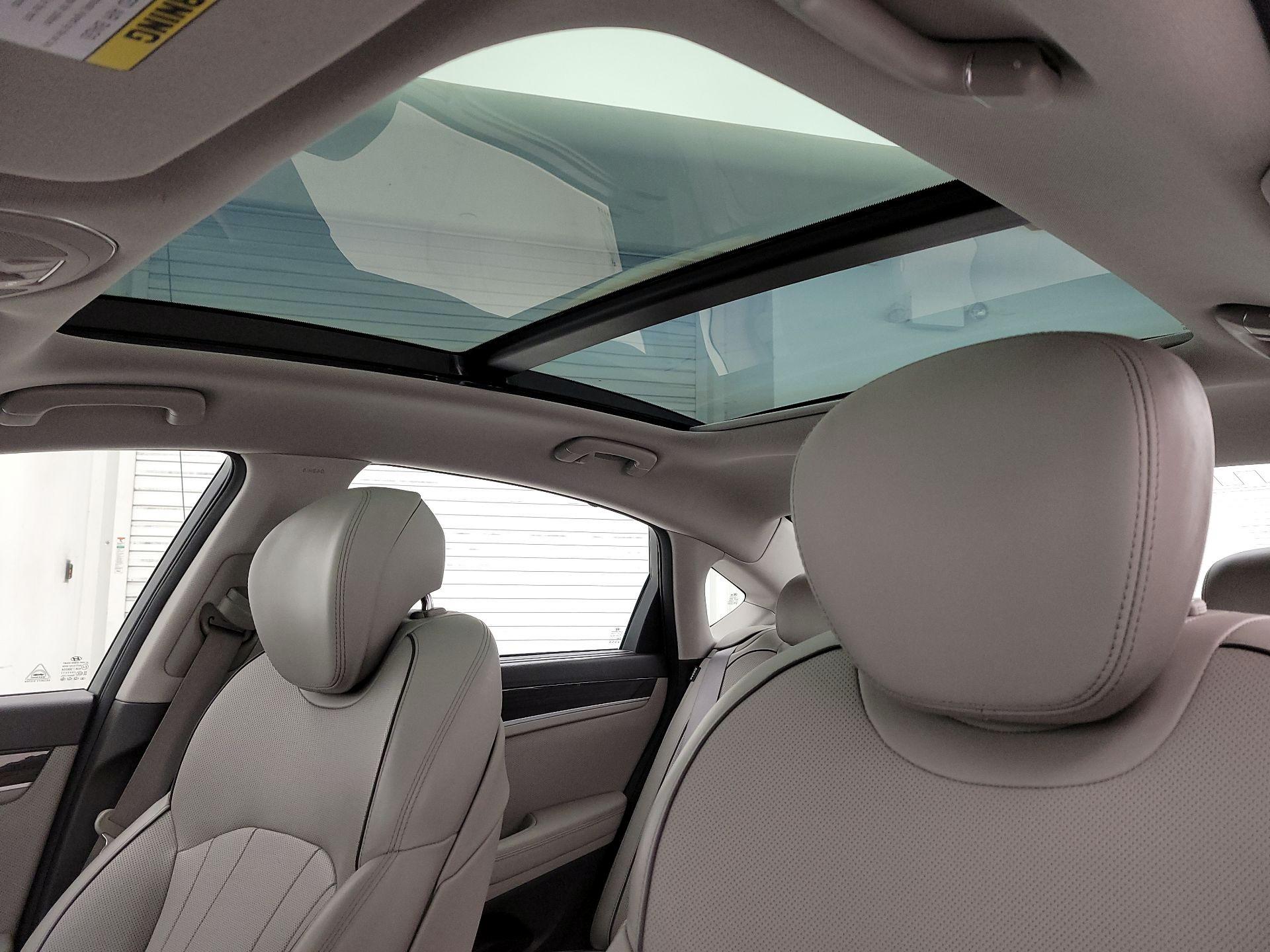 Thumbnail: 2015 Hyundai Genesis - 20
