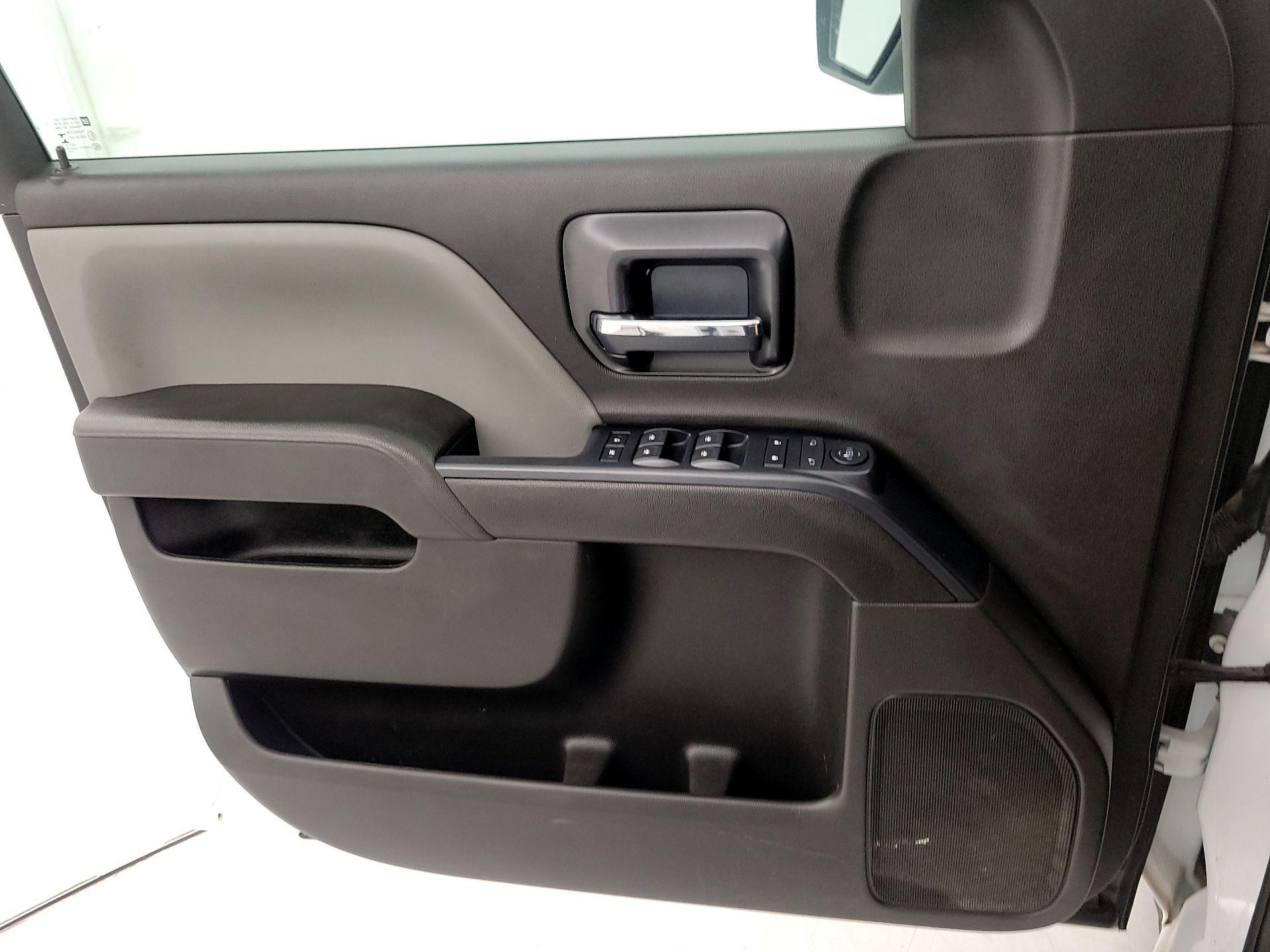 Thumbnail: 2018 Chevrolet Silverado 1500 - 12