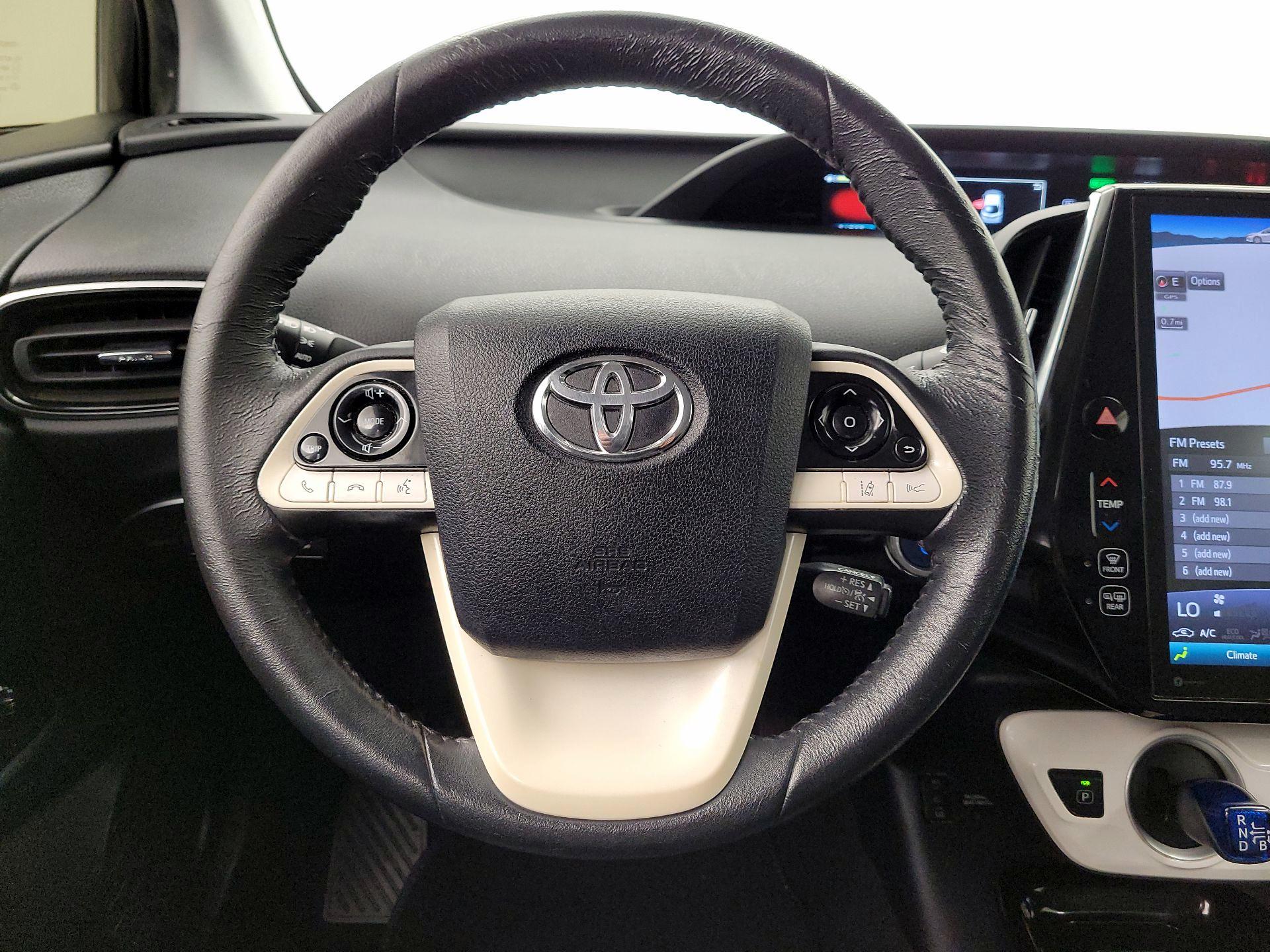 Thumbnail: 2017 Toyota Prius Prime - 10