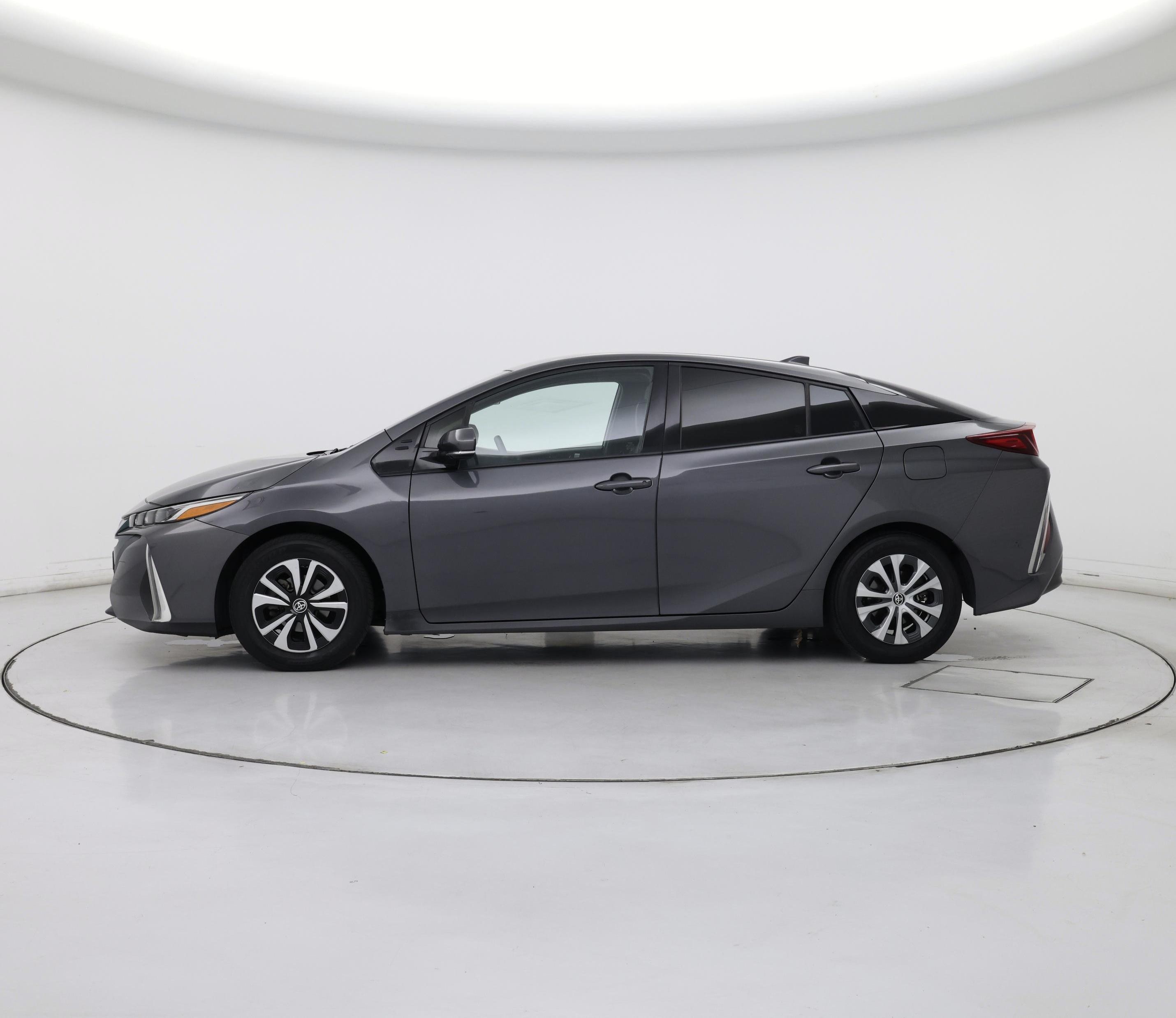 Thumbnail: 2017 Toyota Prius Prime - 3