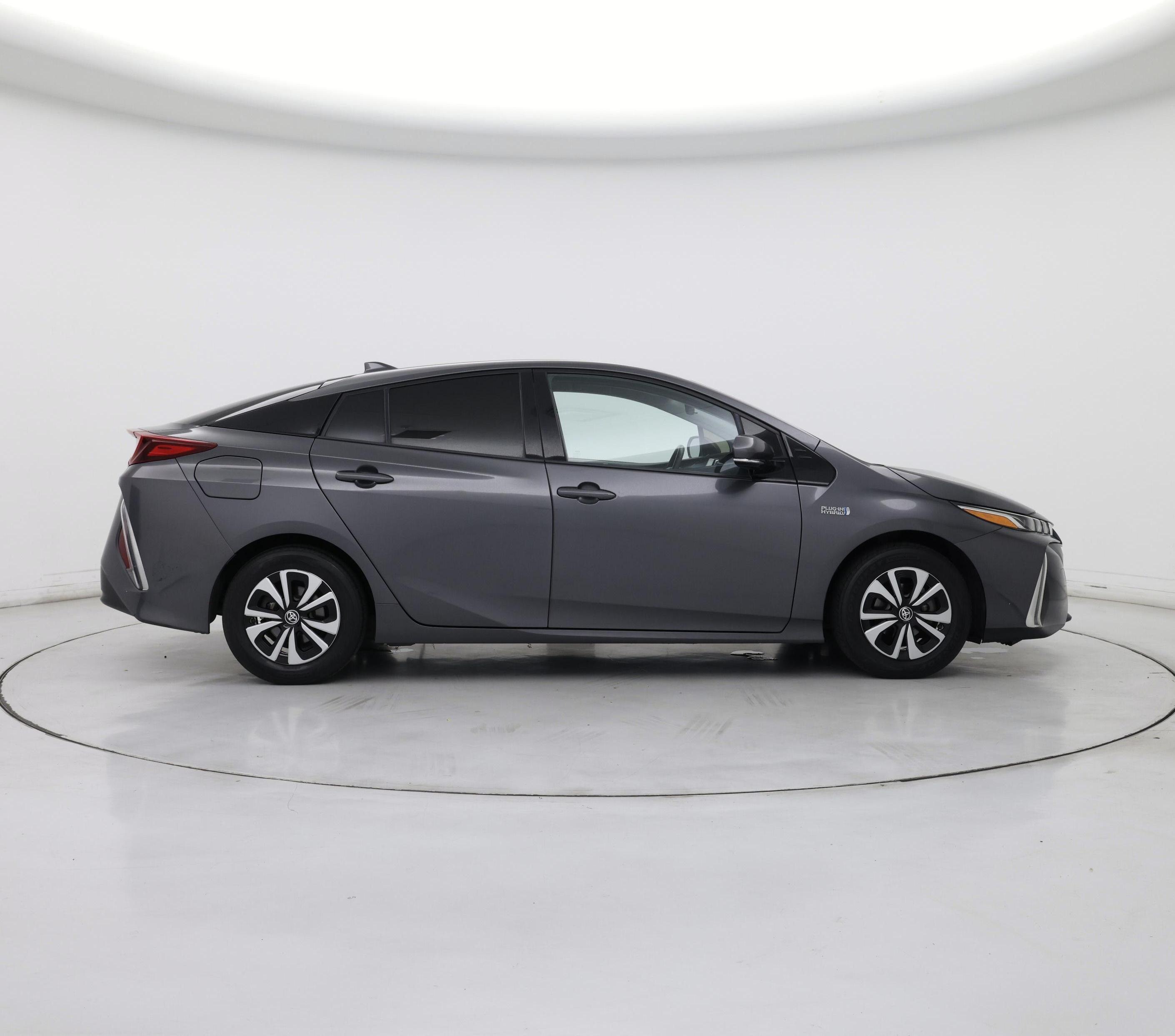 Thumbnail: 2017 Toyota Prius Prime - 7
