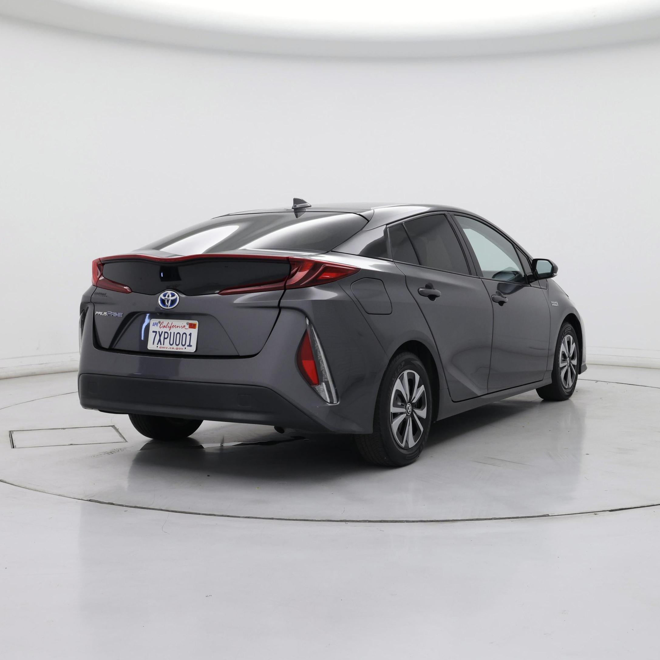 Thumbnail: 2017 Toyota Prius Prime - 8