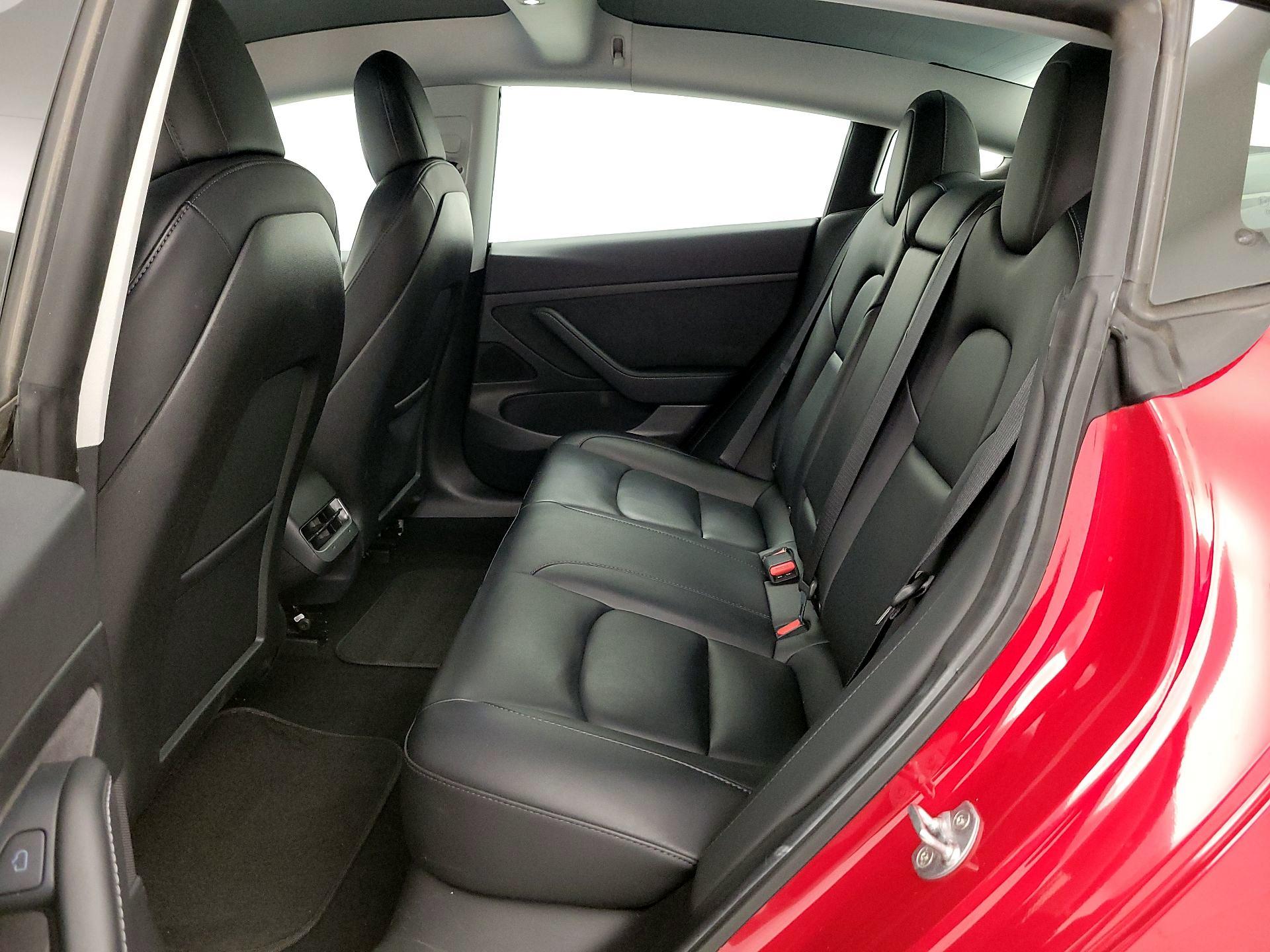 Thumbnail: 2021 Tesla Model 3 - 19