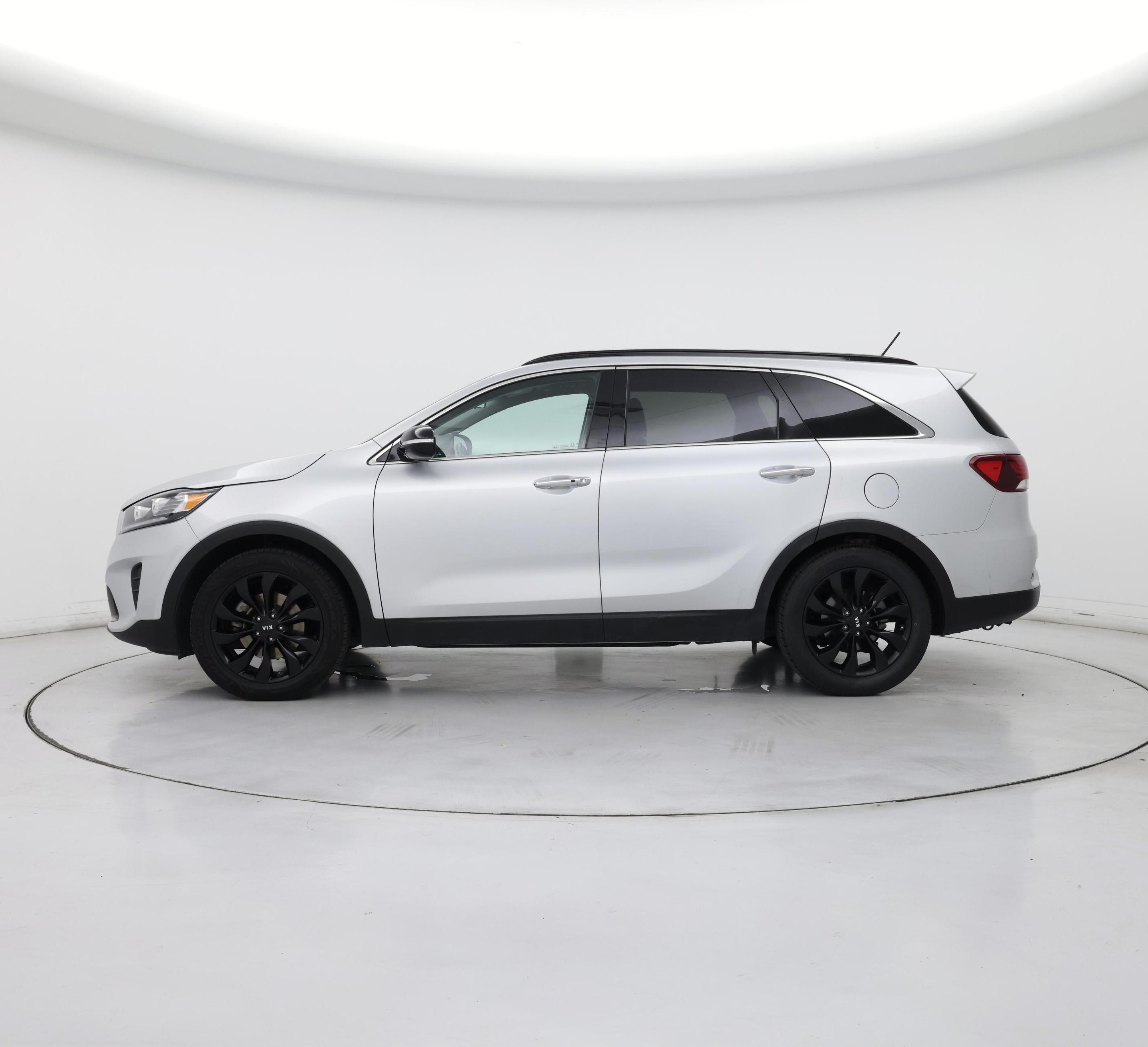 Thumbnail: 2020 Kia Sorento - 3