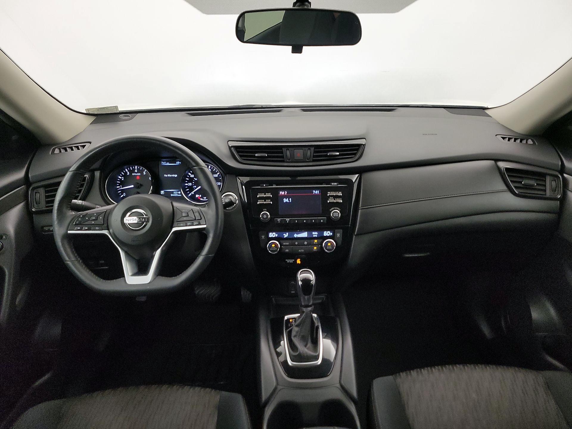 Thumbnail: 2017 Nissan Rogue - 9