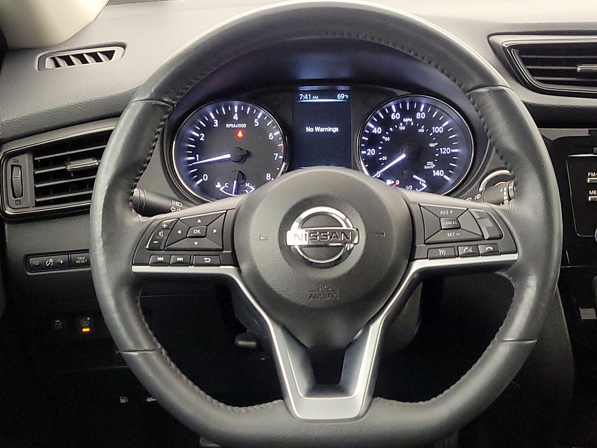 Thumbnail: 2017 Nissan Rogue - 10