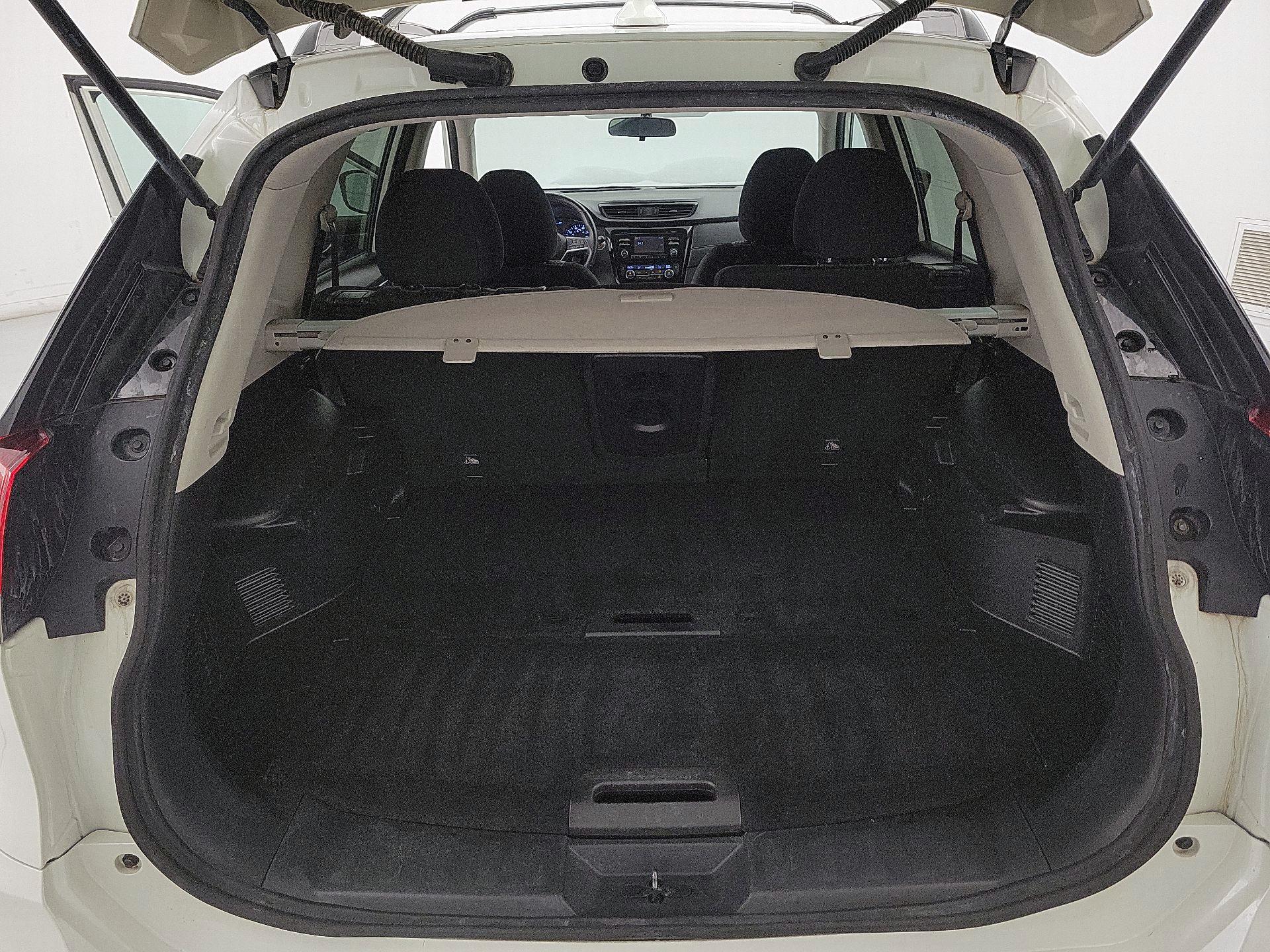 Thumbnail: 2017 Nissan Rogue - 20