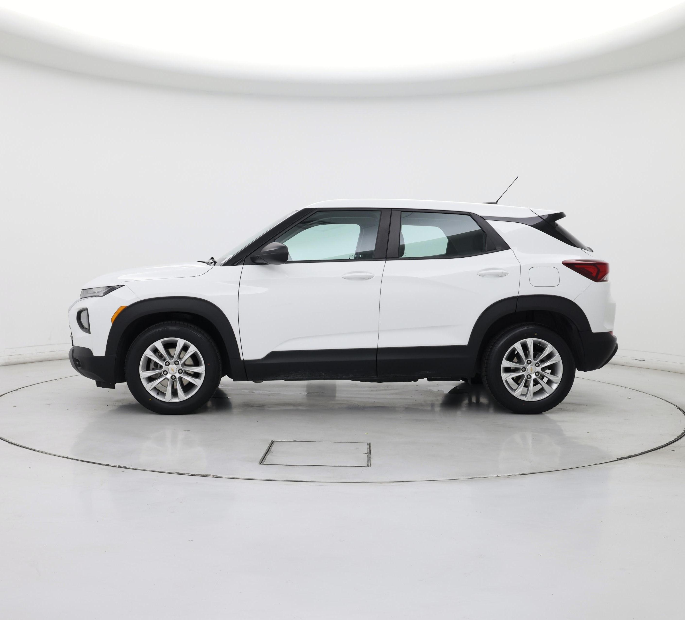 Thumbnail: 2021 Chevrolet TrailBlazer - 3