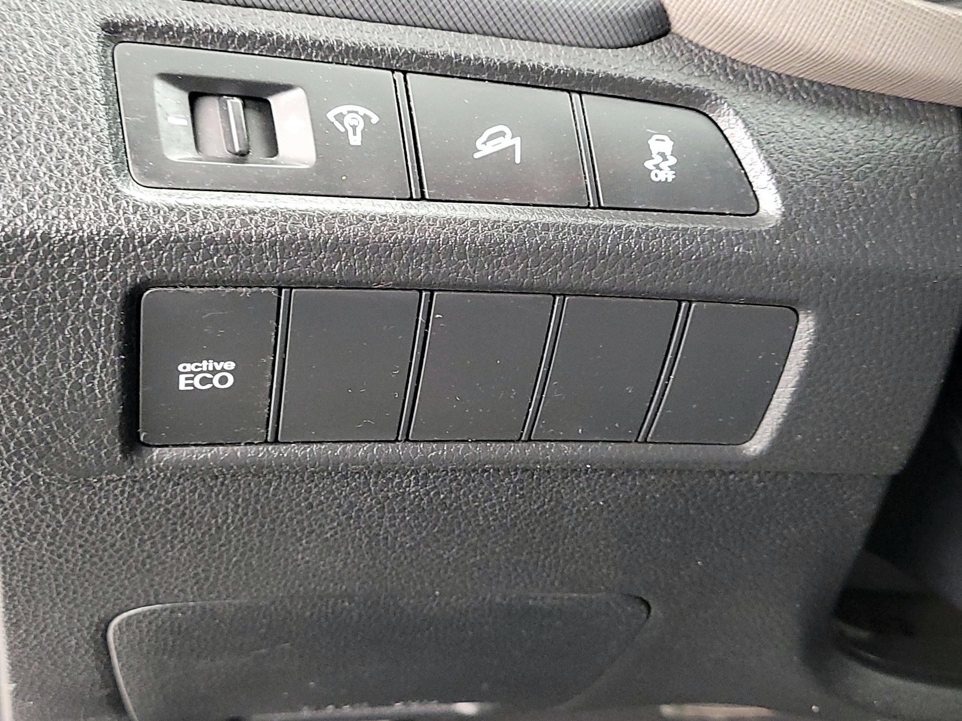 Thumbnail: 2016 Hyundai Santa Fe - 13
