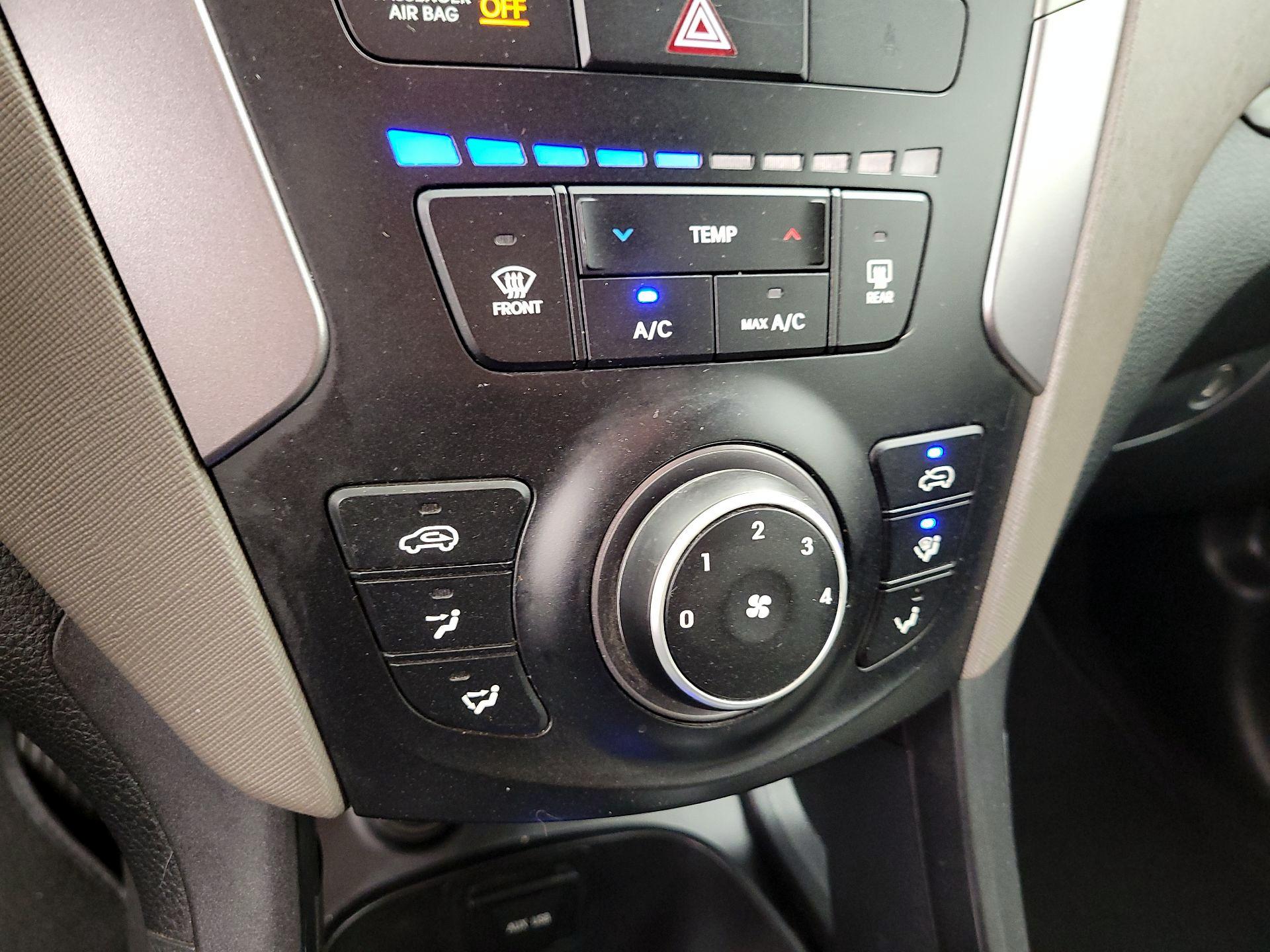 Thumbnail: 2016 Hyundai Santa Fe - 15