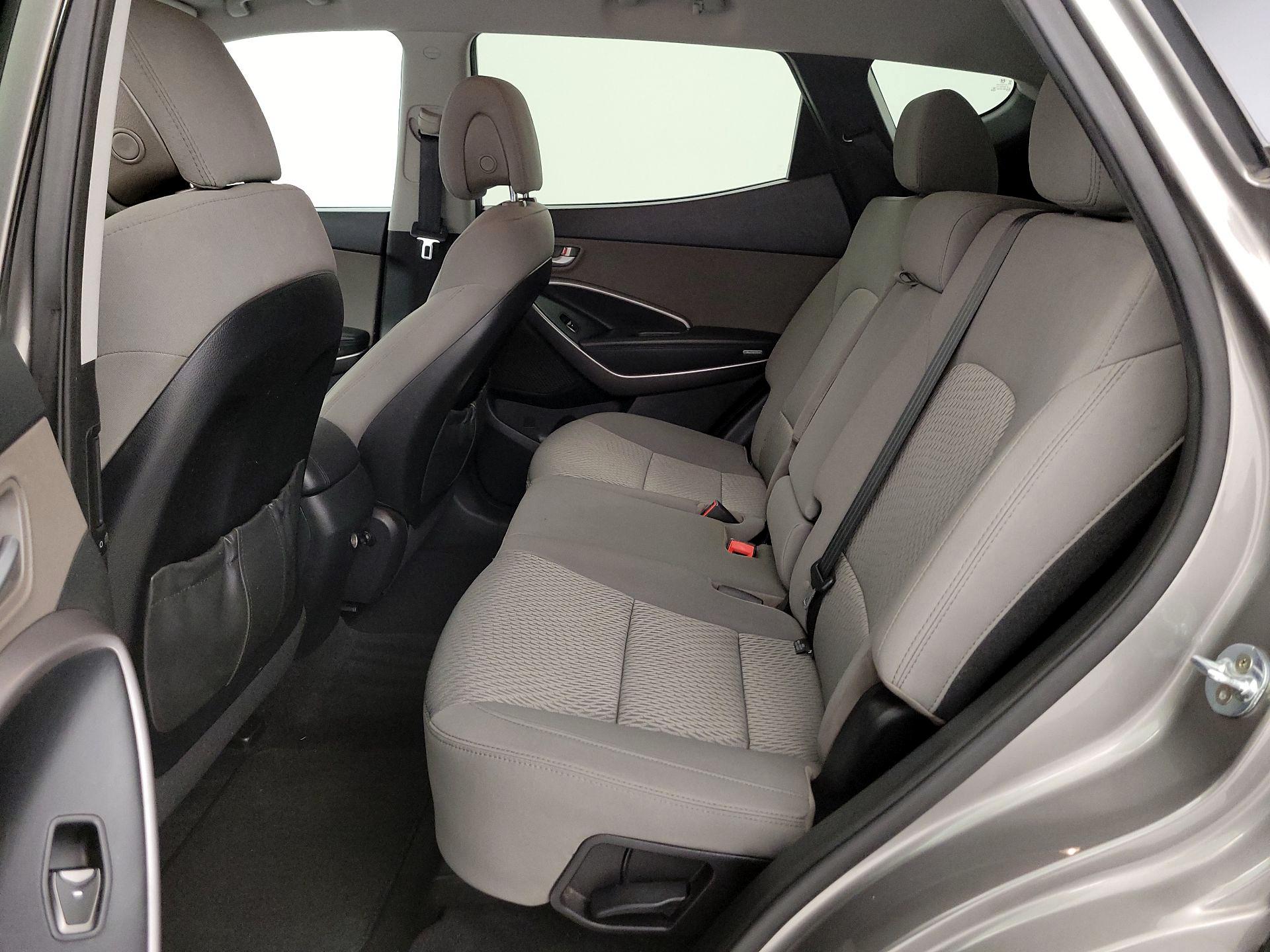 Thumbnail: 2016 Hyundai Santa Fe - 18