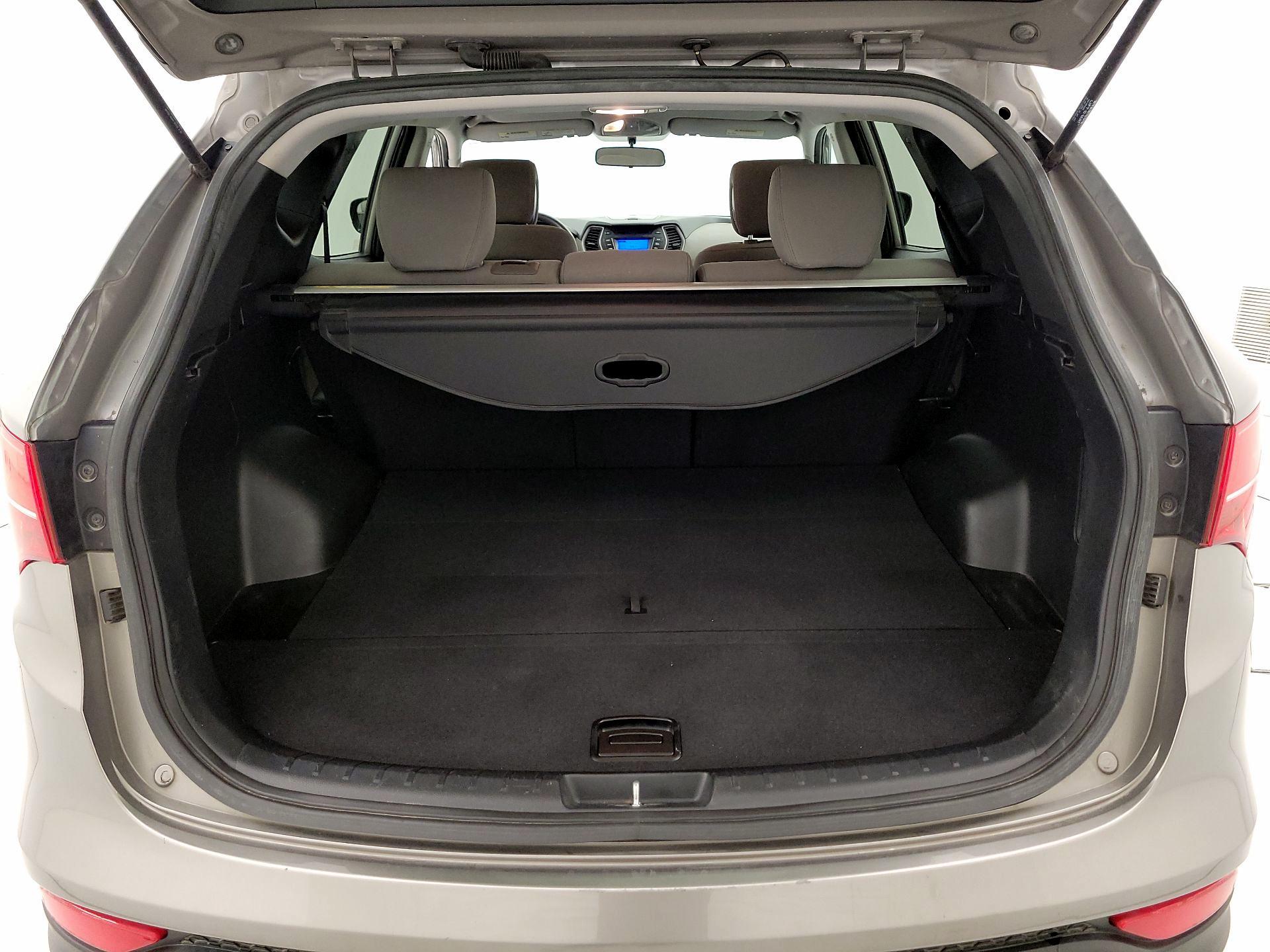 Thumbnail: 2016 Hyundai Santa Fe - 19