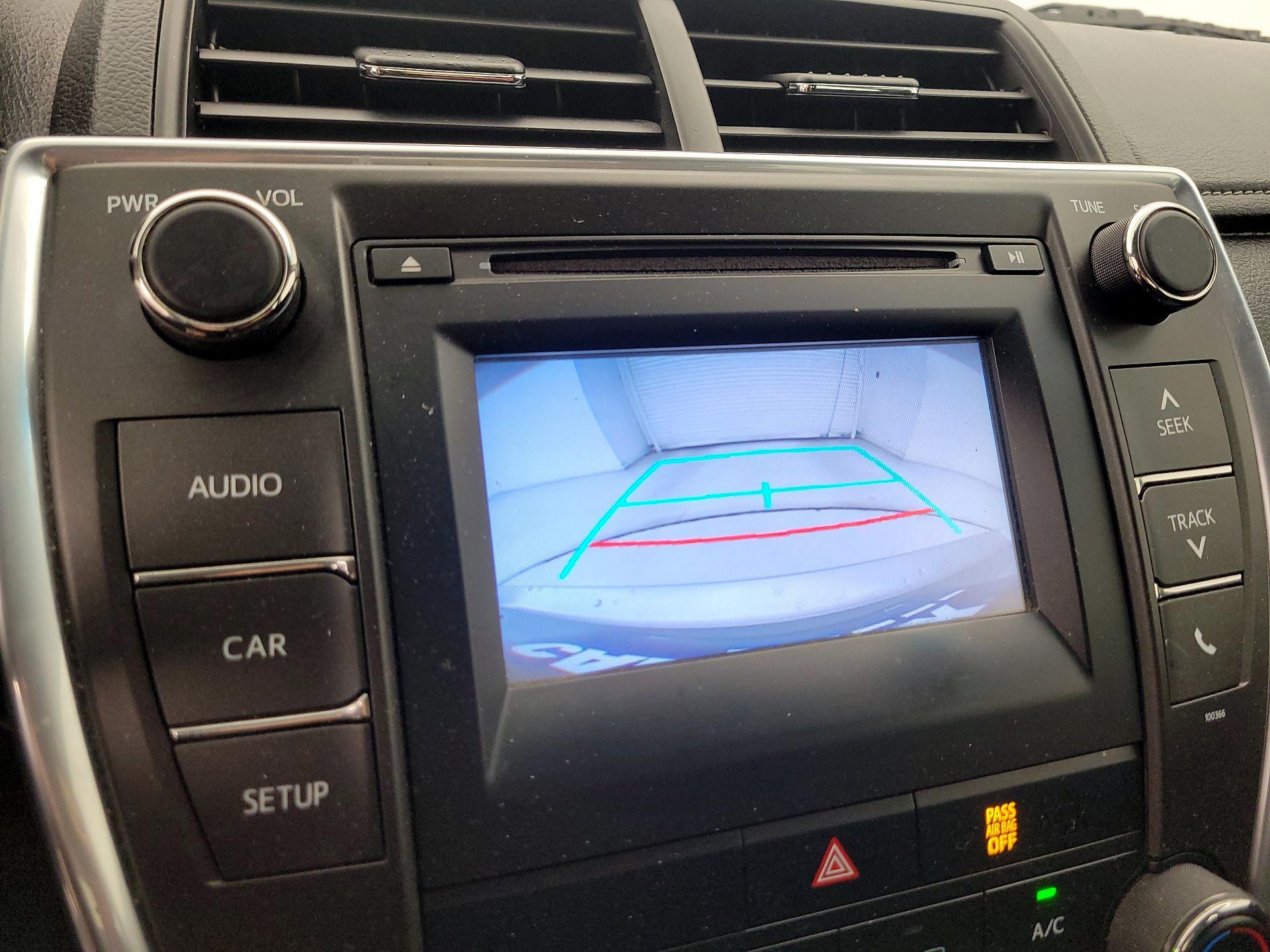 Thumbnail: 2015 Toyota Camry - 14