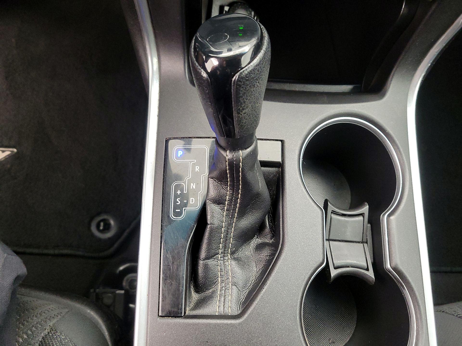 Thumbnail: 2015 Toyota Camry - 17