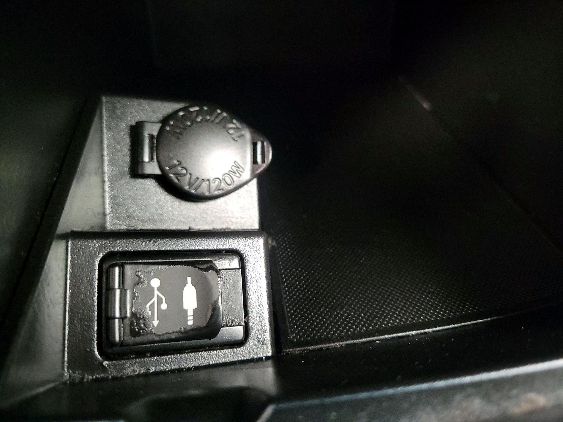 Thumbnail: 2015 Toyota Camry - 18