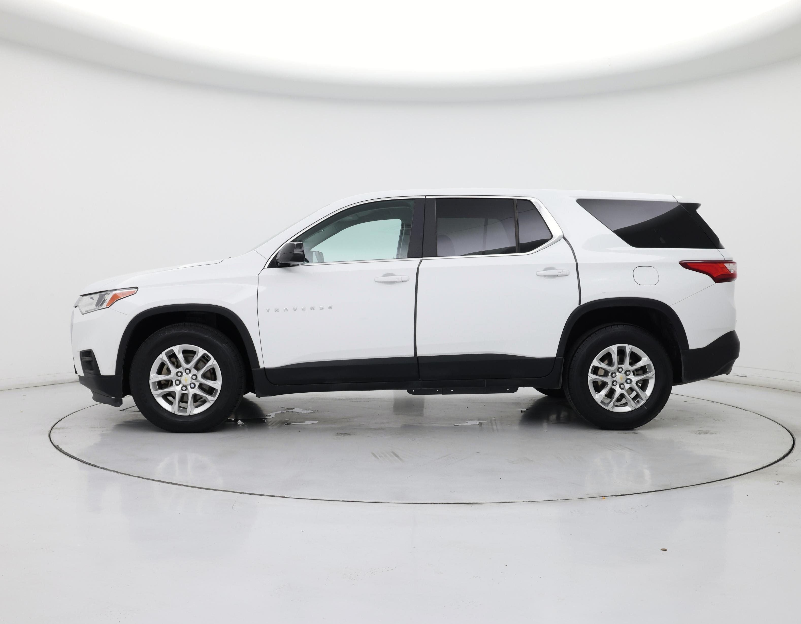 Thumbnail: 2019 Chevrolet Traverse - 3