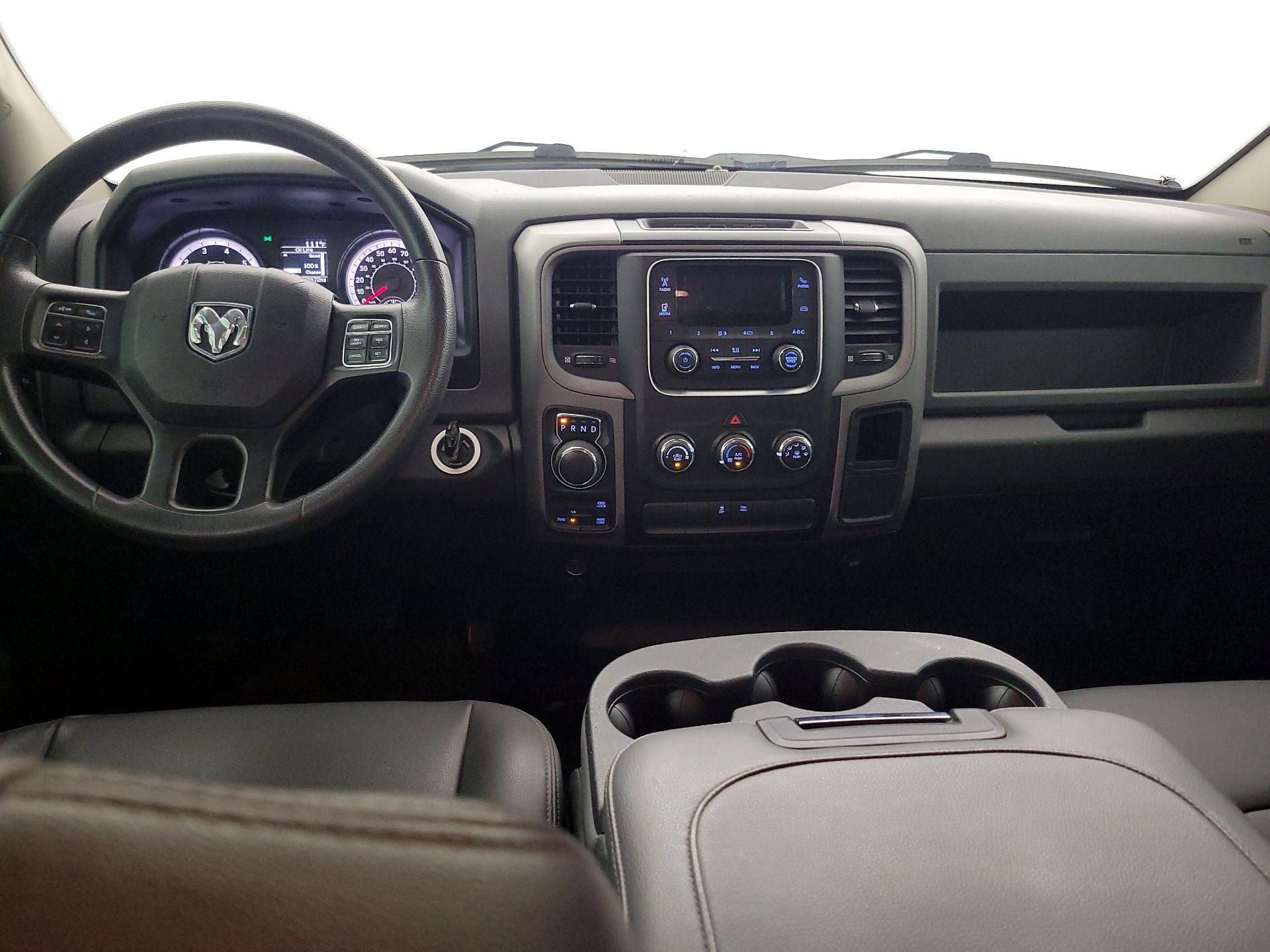 Thumbnail: 2020 RAM 1500 Classic - 9