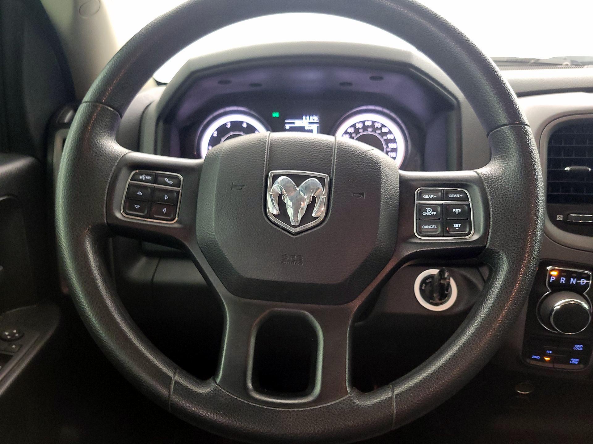 Thumbnail: 2020 RAM 1500 Classic - 10
