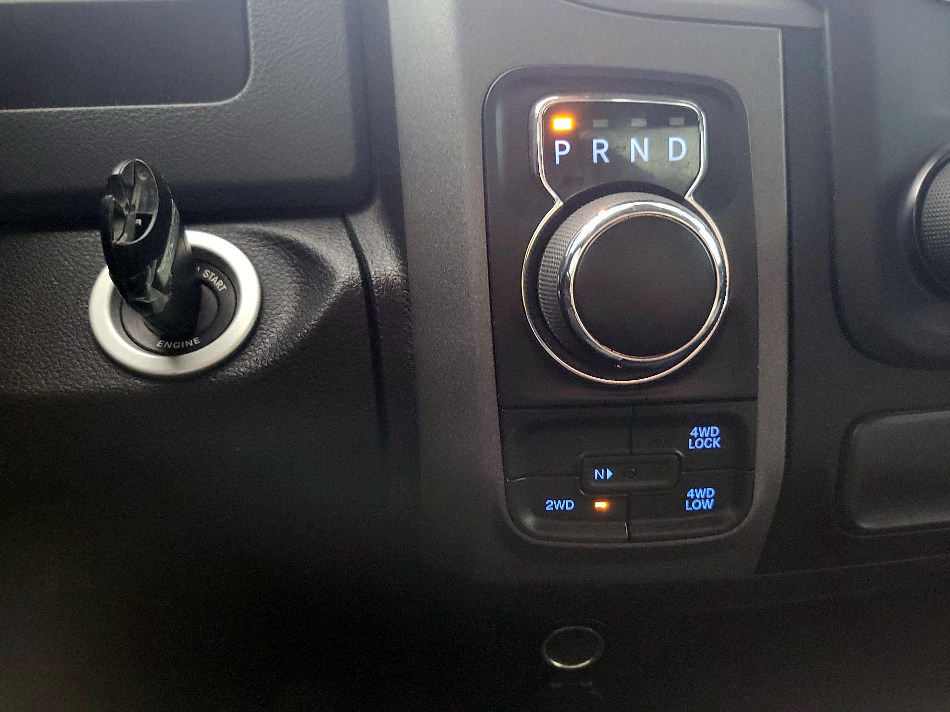 Thumbnail: 2020 RAM 1500 Classic - 17