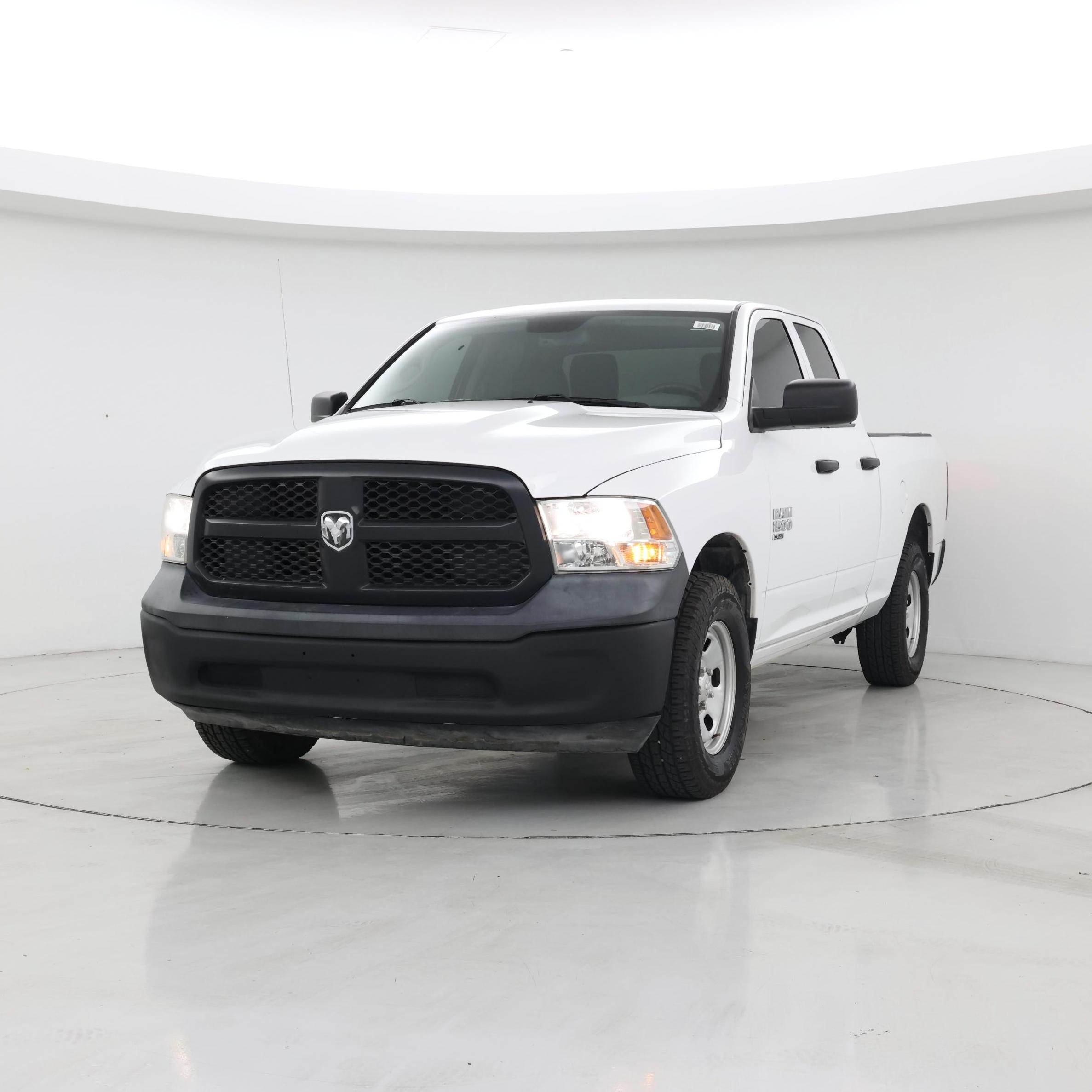 Thumbnail: 2020 RAM 1500 Classic - 4