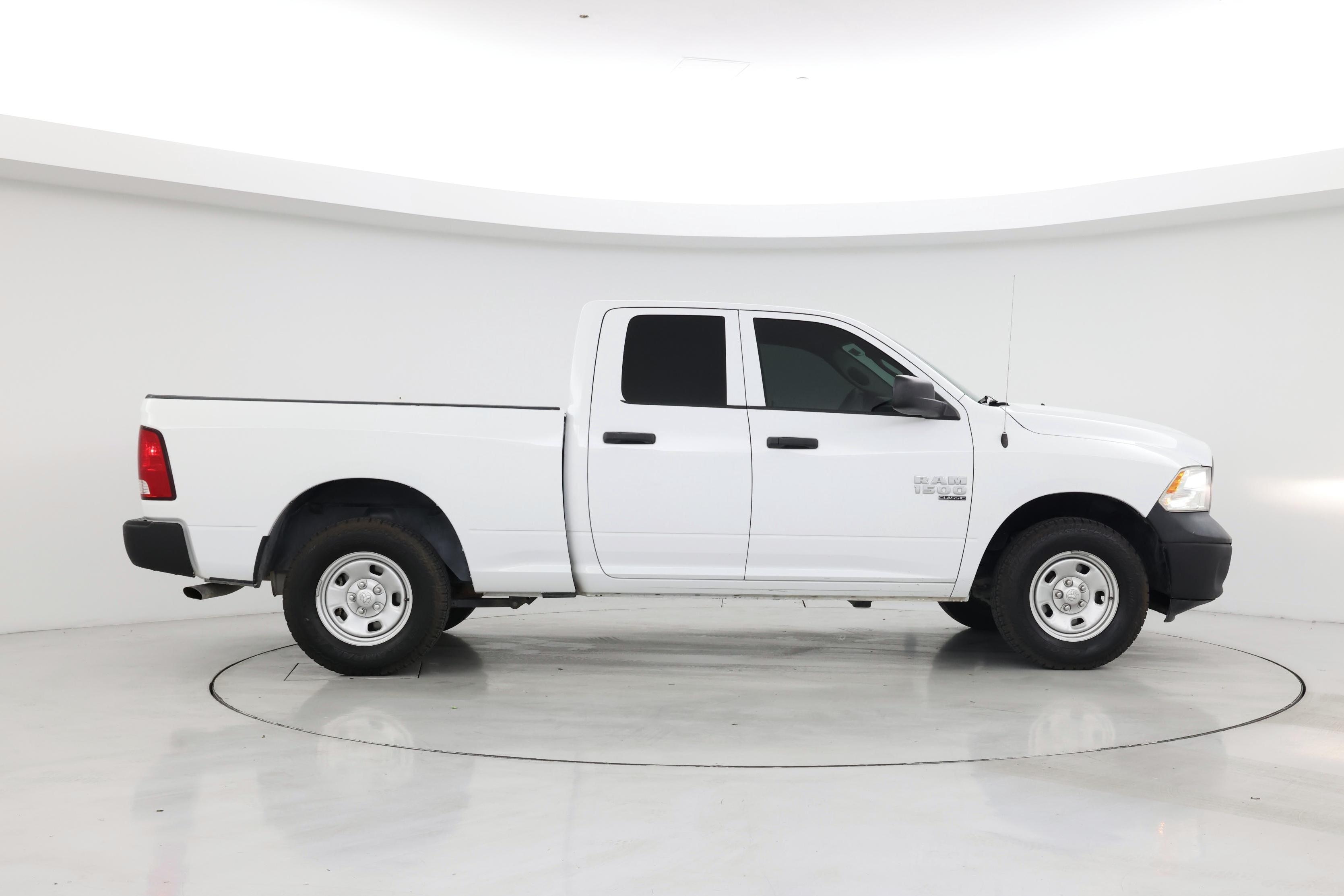 Thumbnail: 2020 RAM 1500 Classic - 7