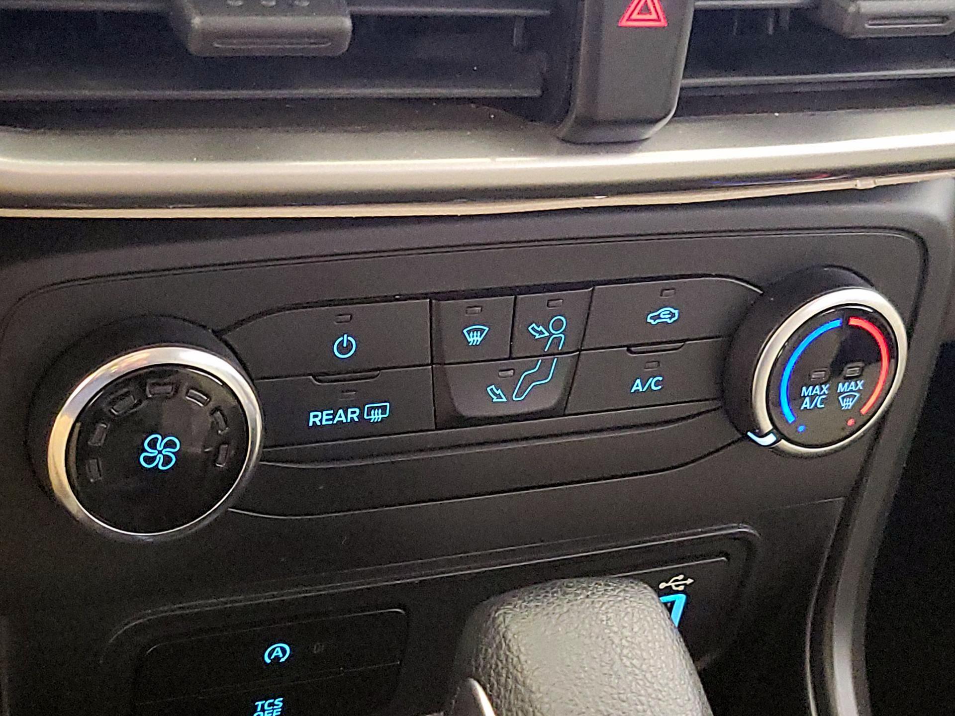Thumbnail: 2018 Ford EcoSport - 16