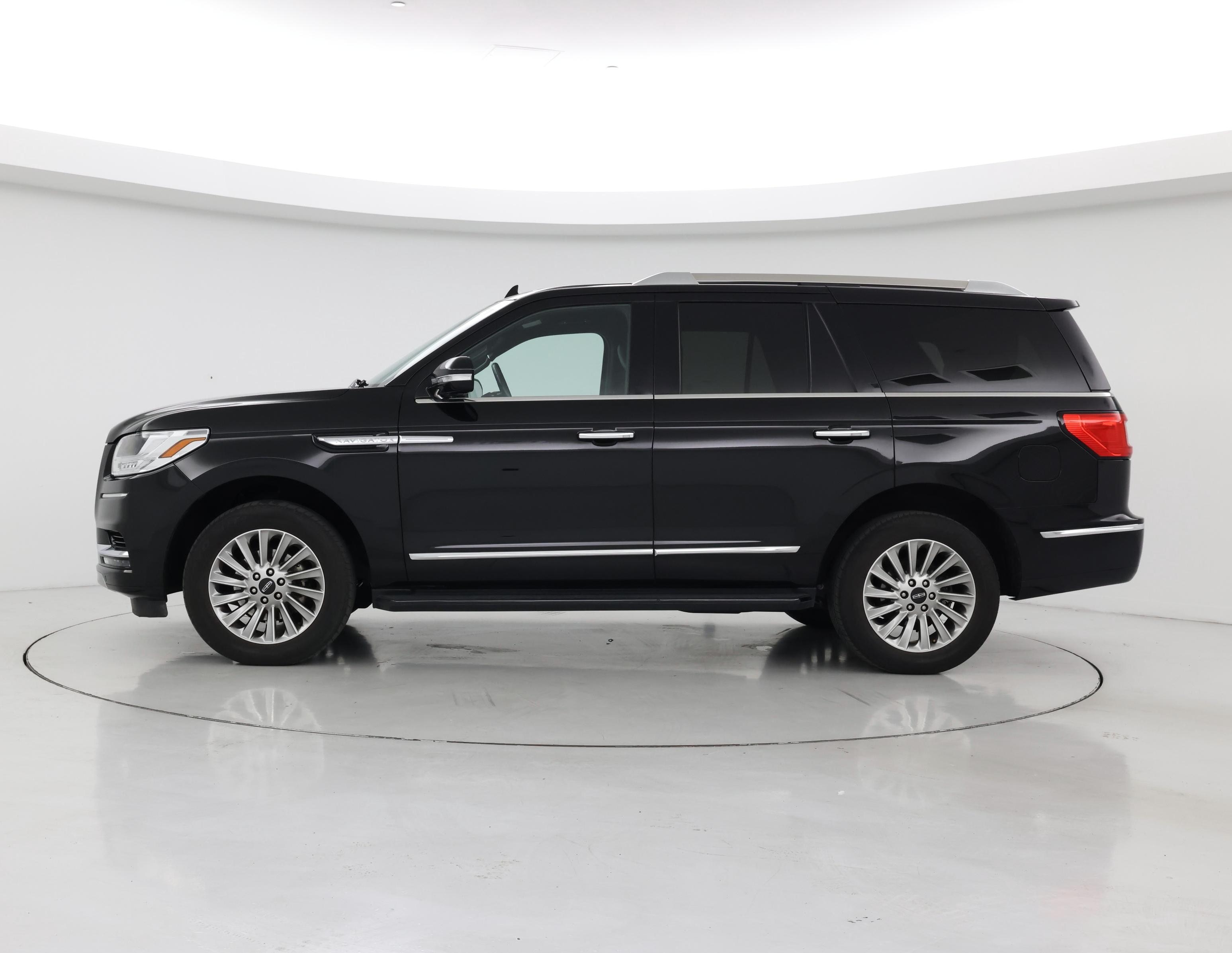 Thumbnail: 2018 Lincoln Navigator - 3