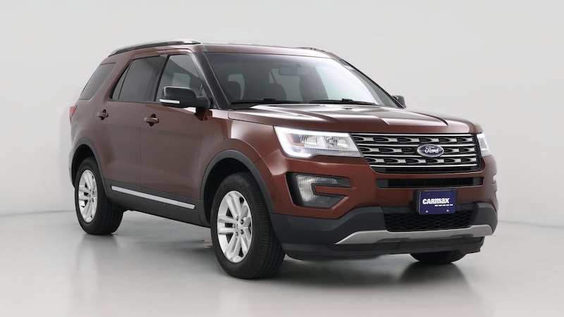 2016 Ford Explorer XLT Hero Image