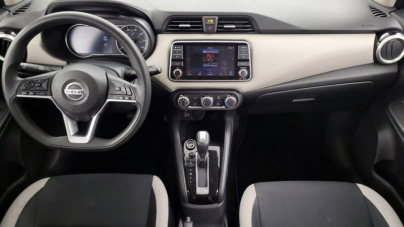 2020 Nissan Versa SV 9