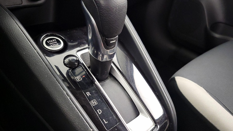 2020 Nissan Versa SV 17