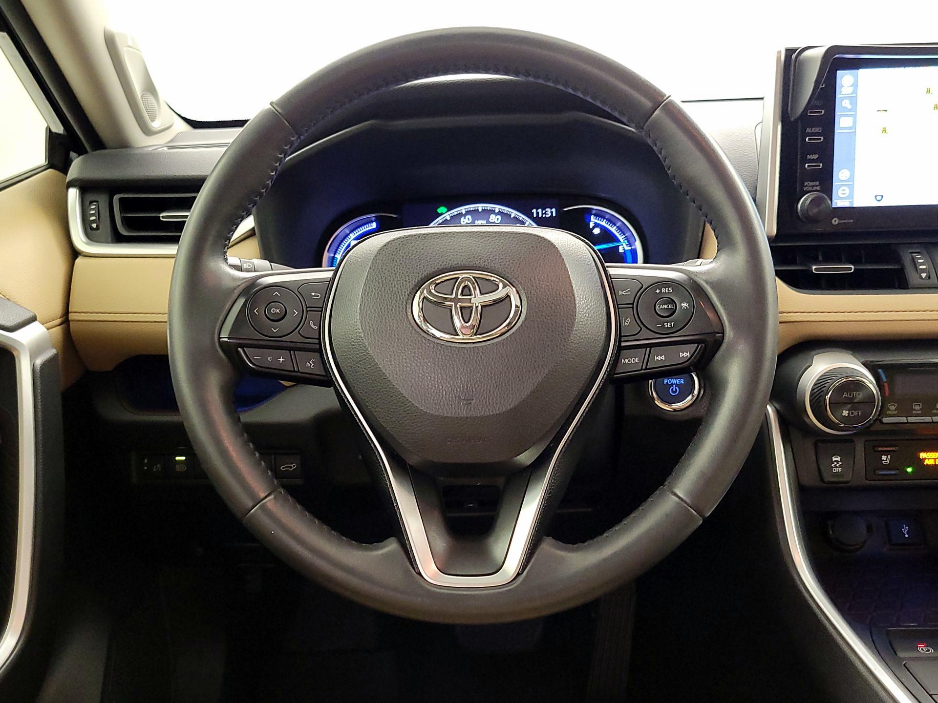Thumbnail: 2020 Toyota RAV4 - 10