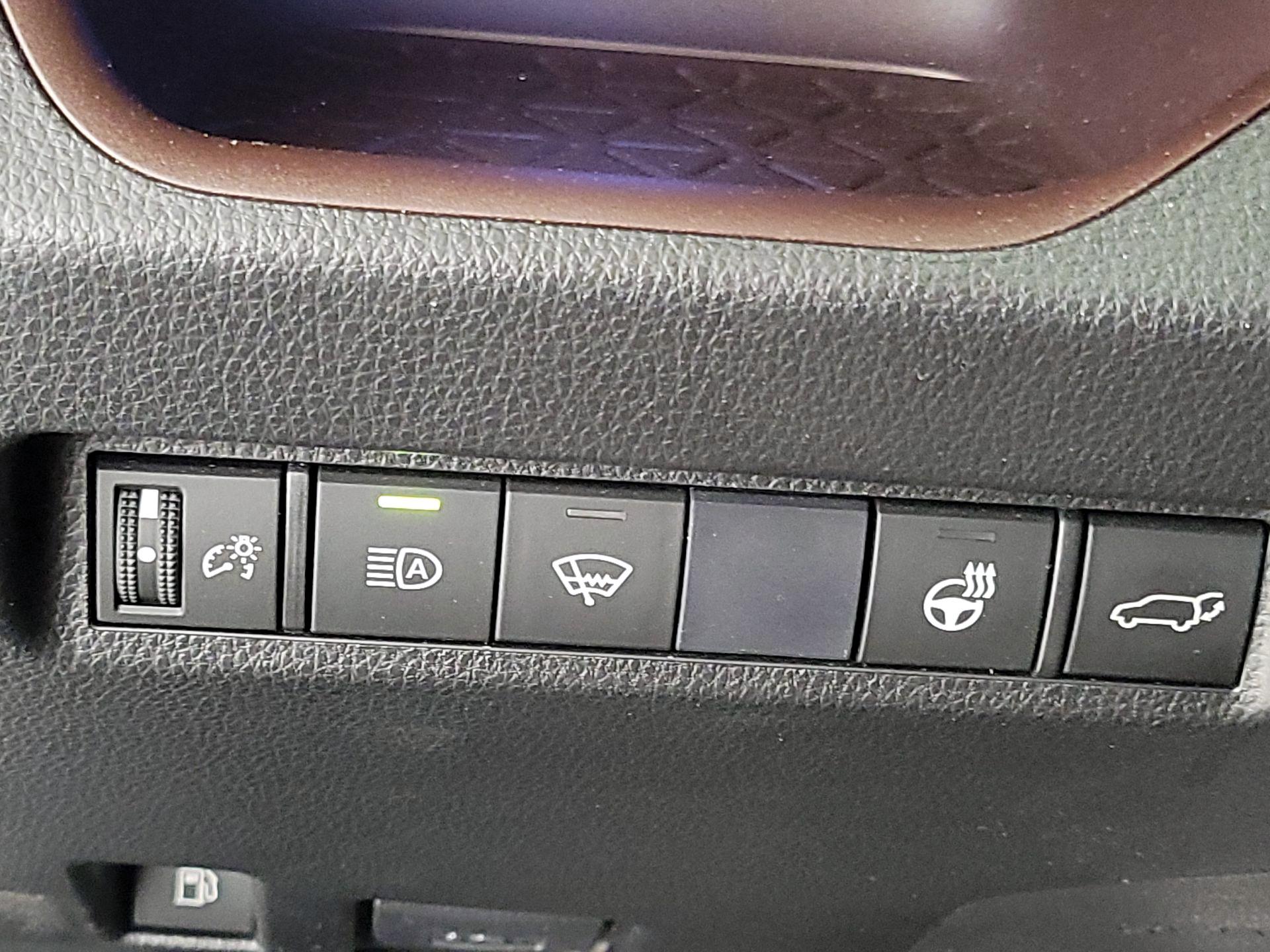 Thumbnail: 2020 Toyota RAV4 - 13