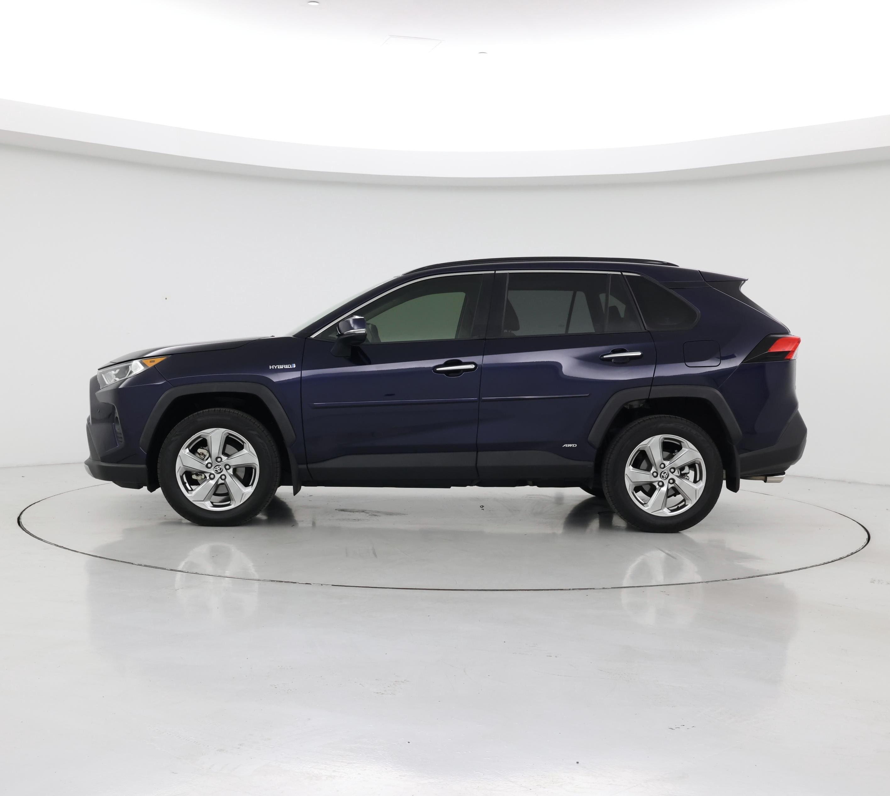Thumbnail: 2020 Toyota RAV4 - 3