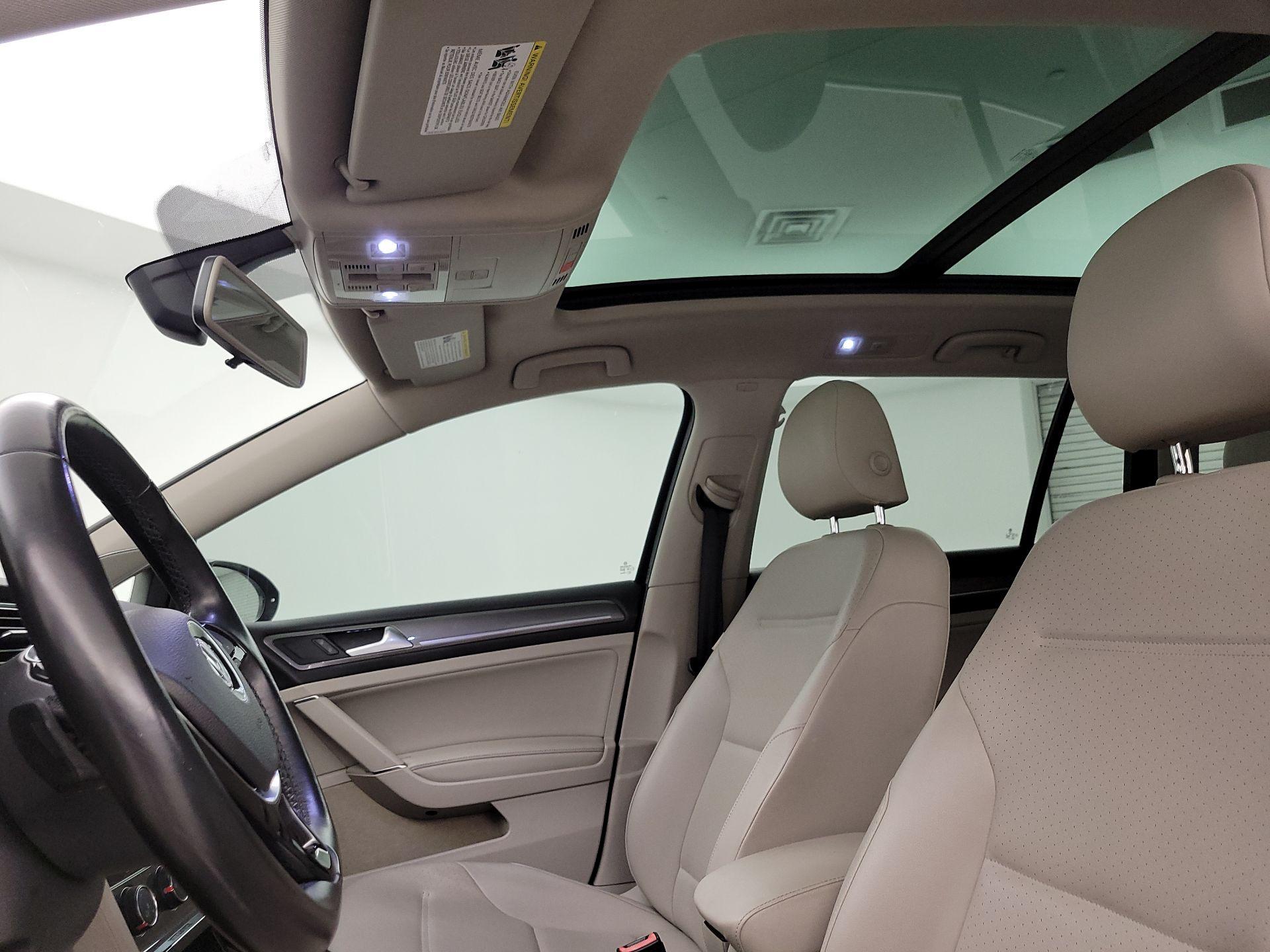 Thumbnail: 2017 Volkswagen Golf - 19