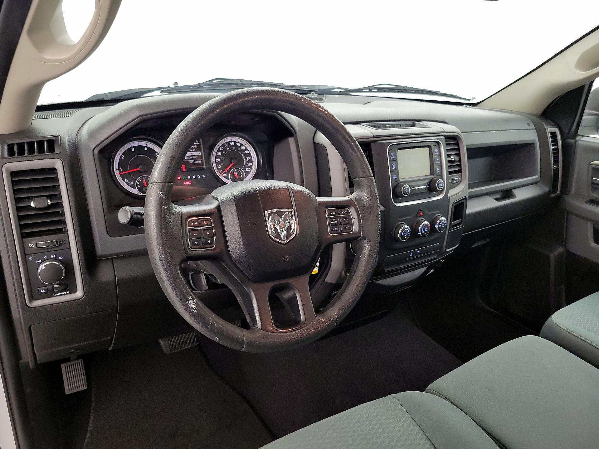Thumbnail: 2019 RAM 1500 Classic - 9