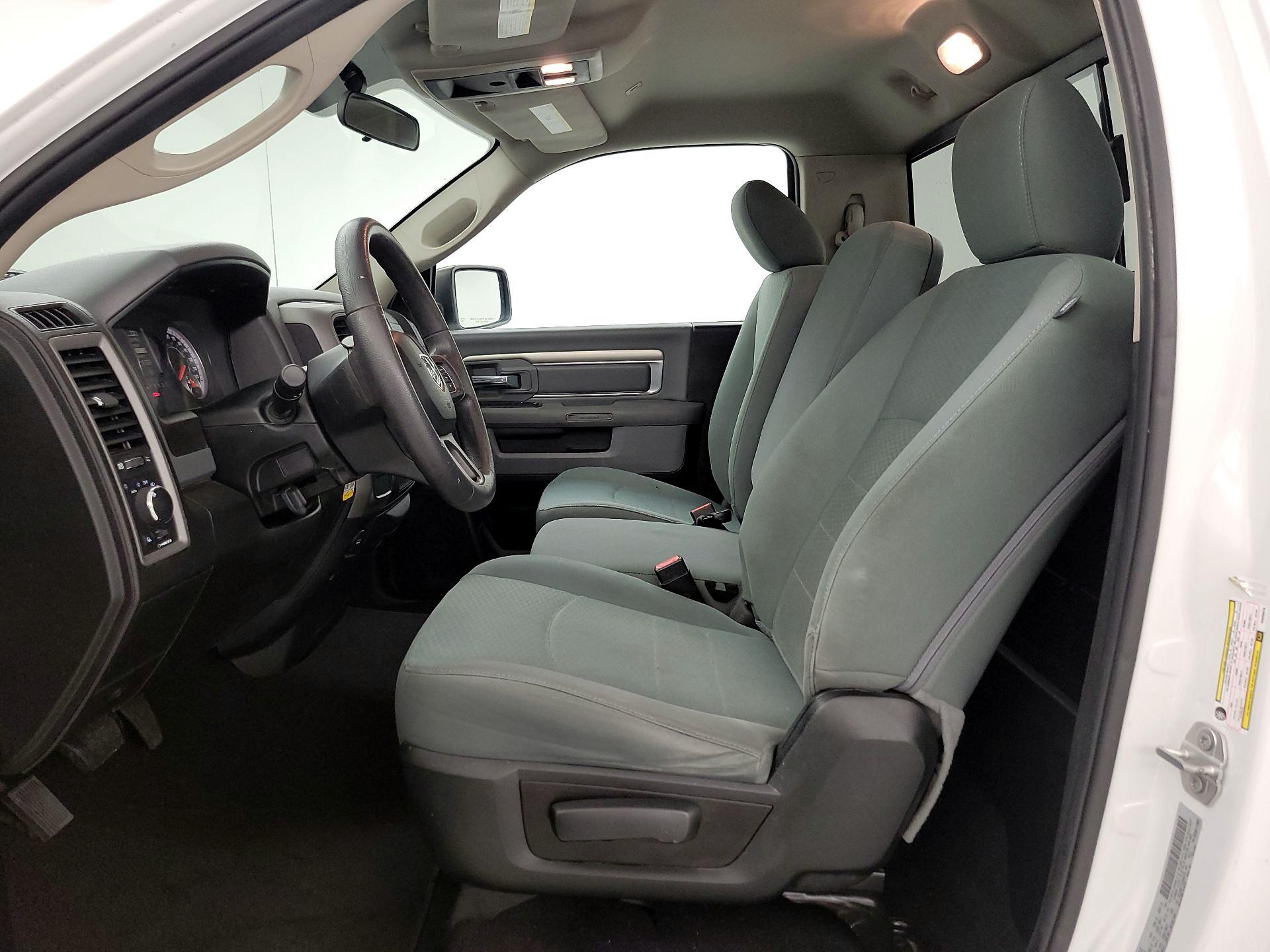 Thumbnail: 2019 RAM 1500 Classic - 11