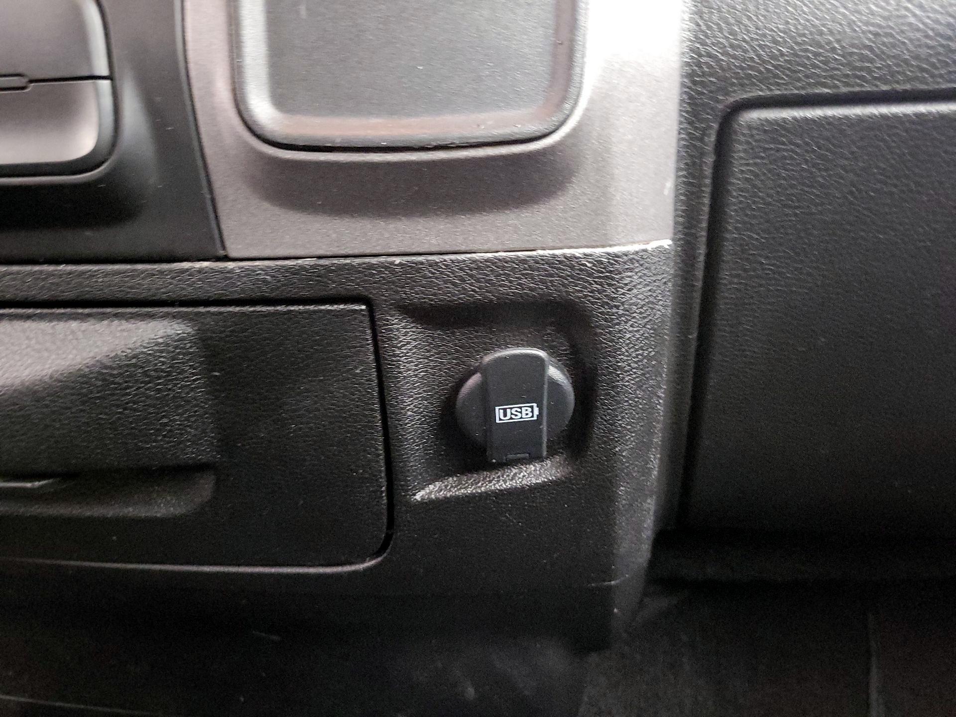 Thumbnail: 2019 RAM 1500 Classic - 18