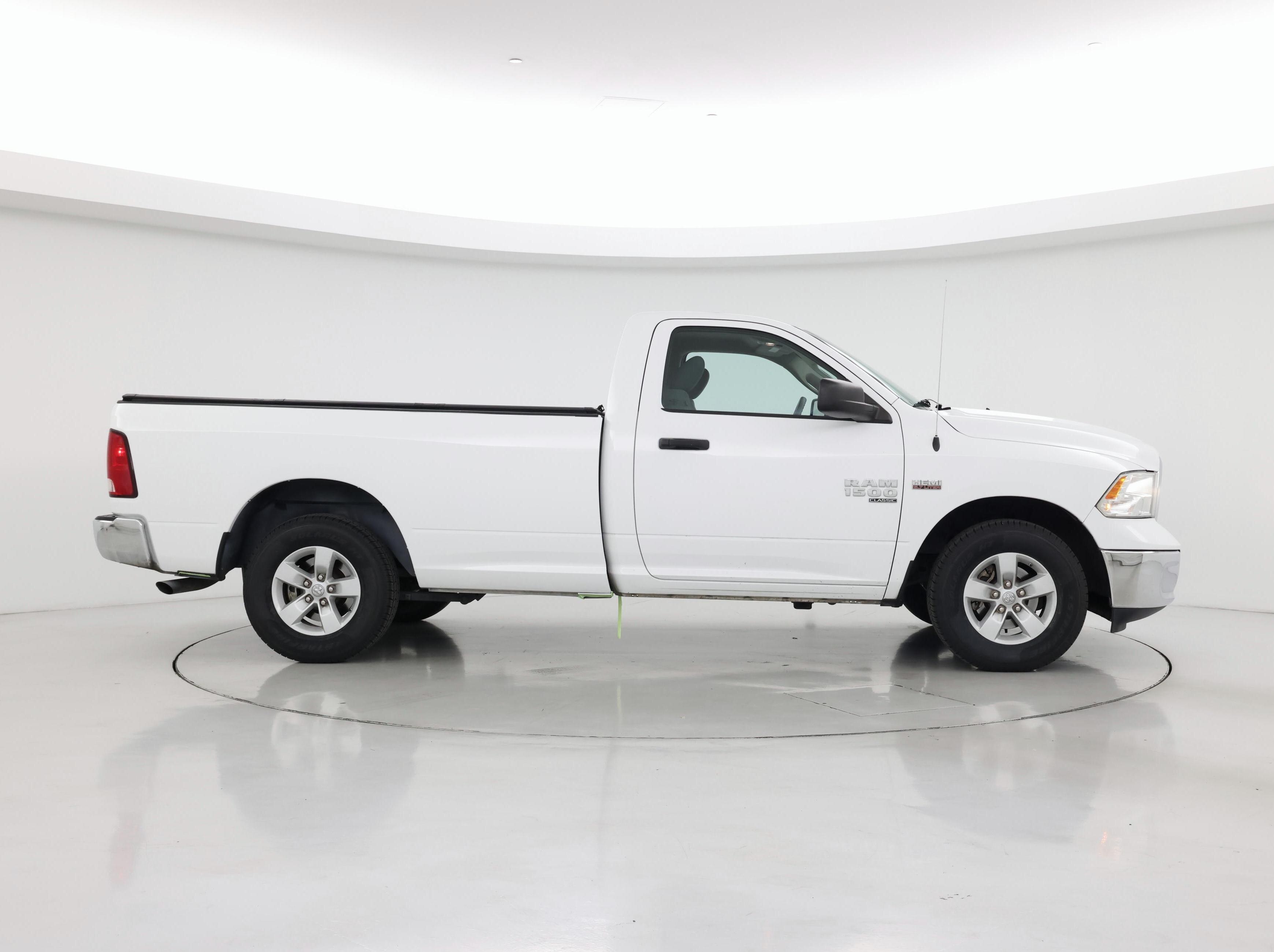 Thumbnail: 2019 RAM 1500 Classic - 7