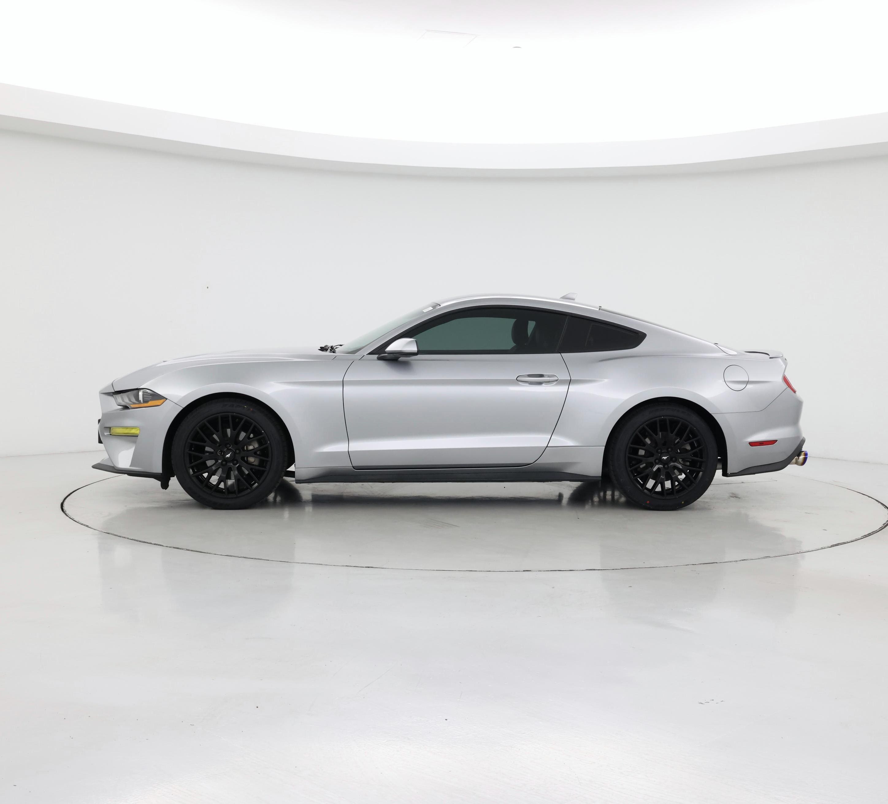 Thumbnail: 2022 Ford Mustang - 3