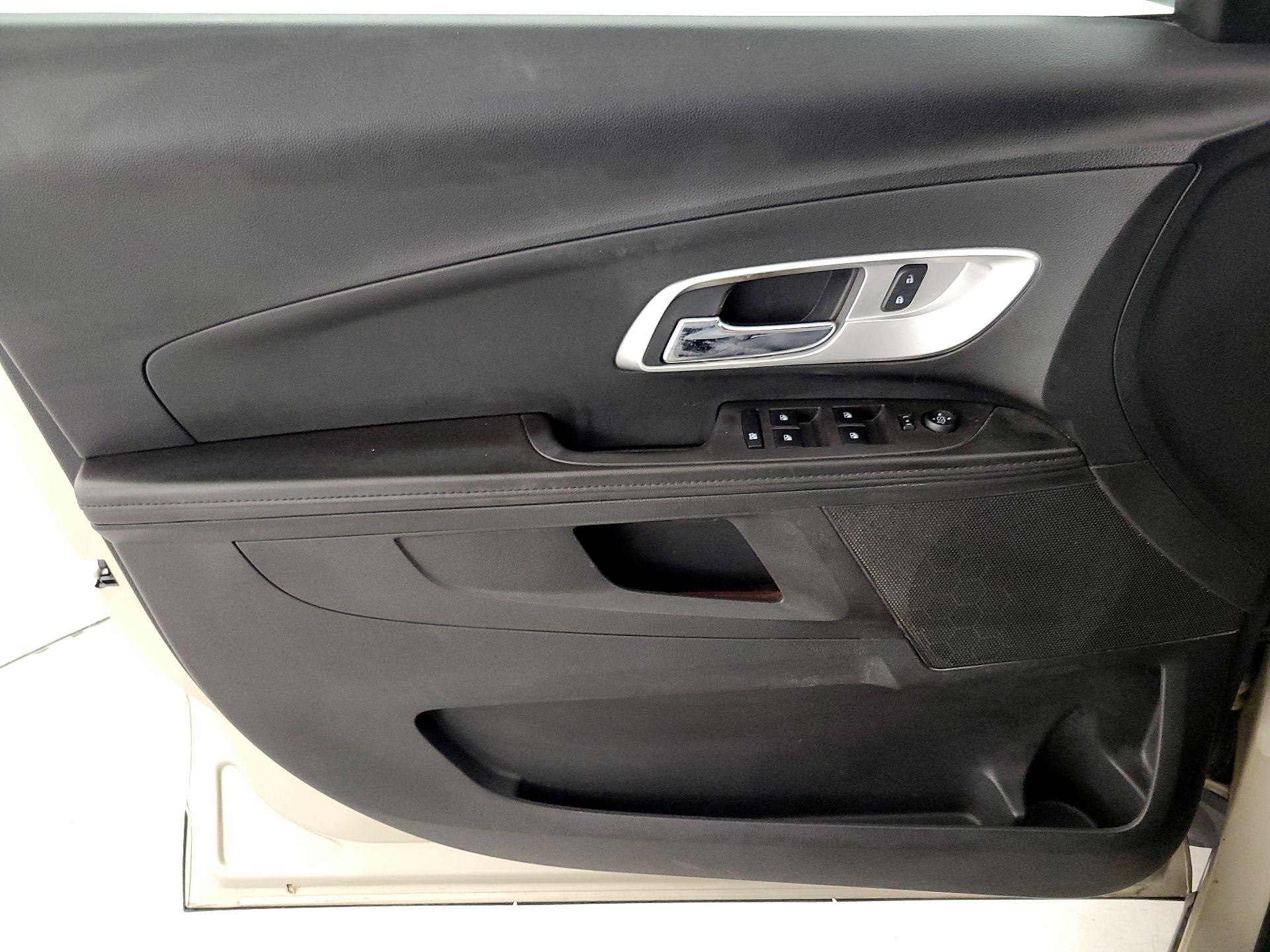 Thumbnail: 2015 Chevrolet Equinox - 12