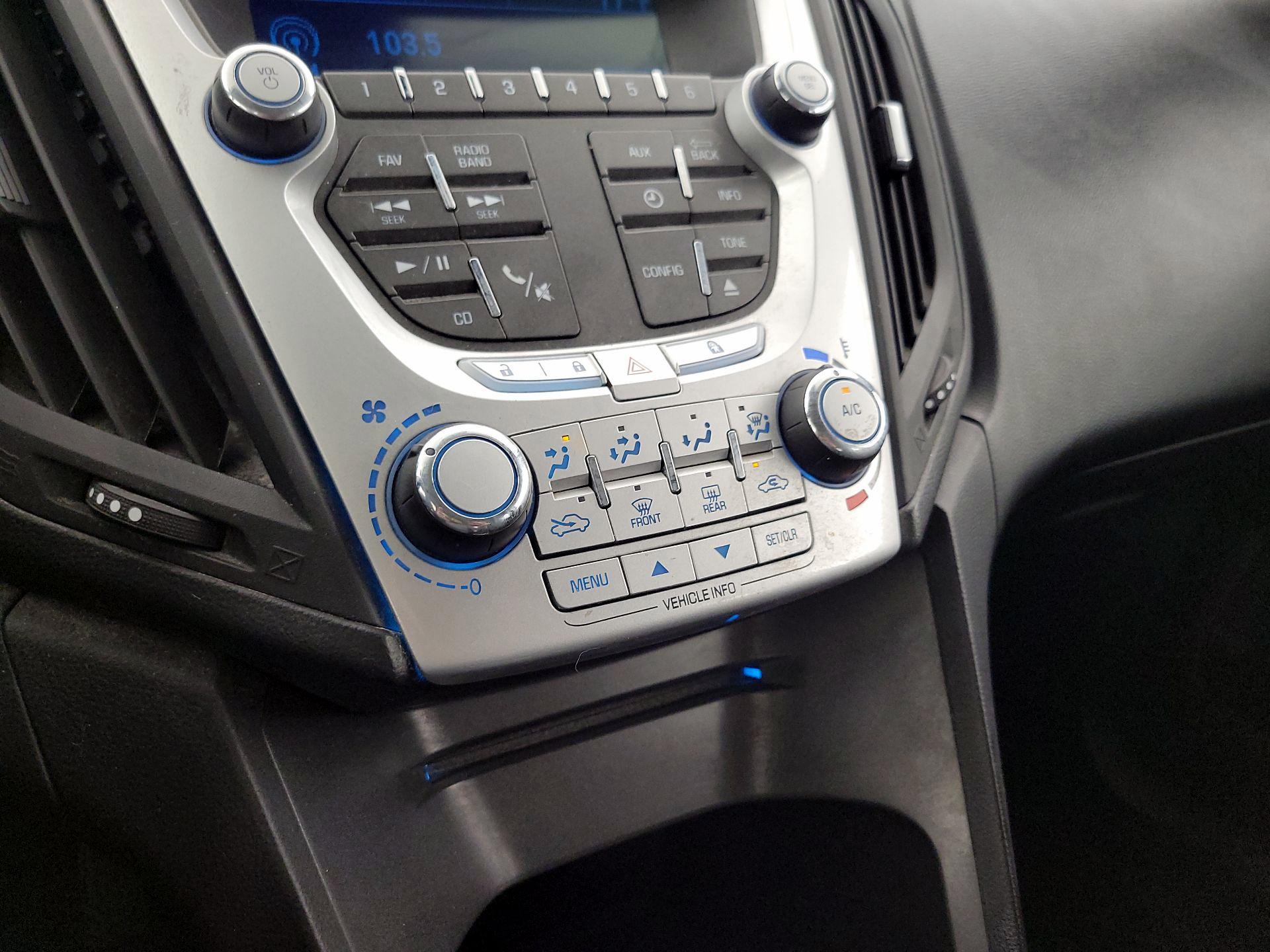 Thumbnail: 2015 Chevrolet Equinox - 14
