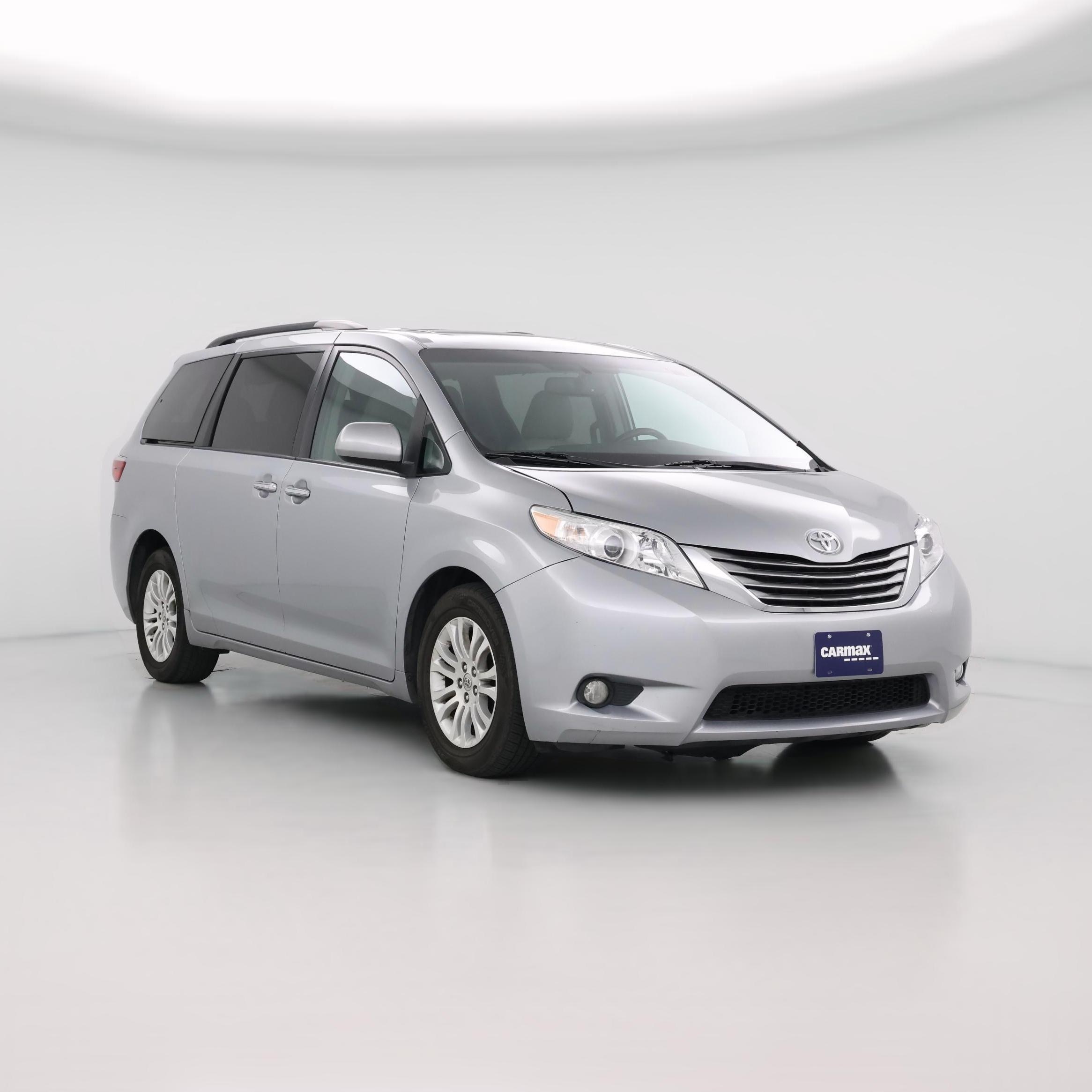 Thumbnail: 2016 Toyota Sienna - 1