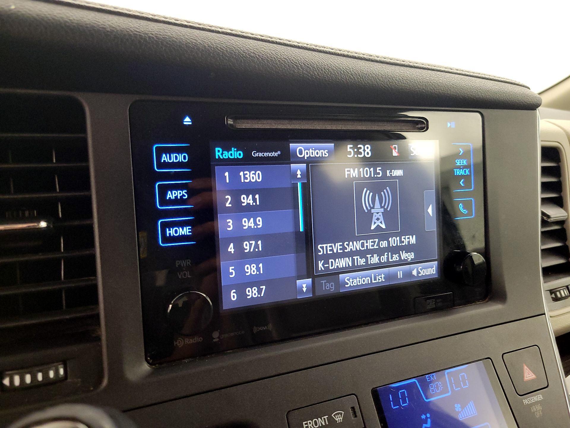 Thumbnail: 2016 Toyota Sienna - 16