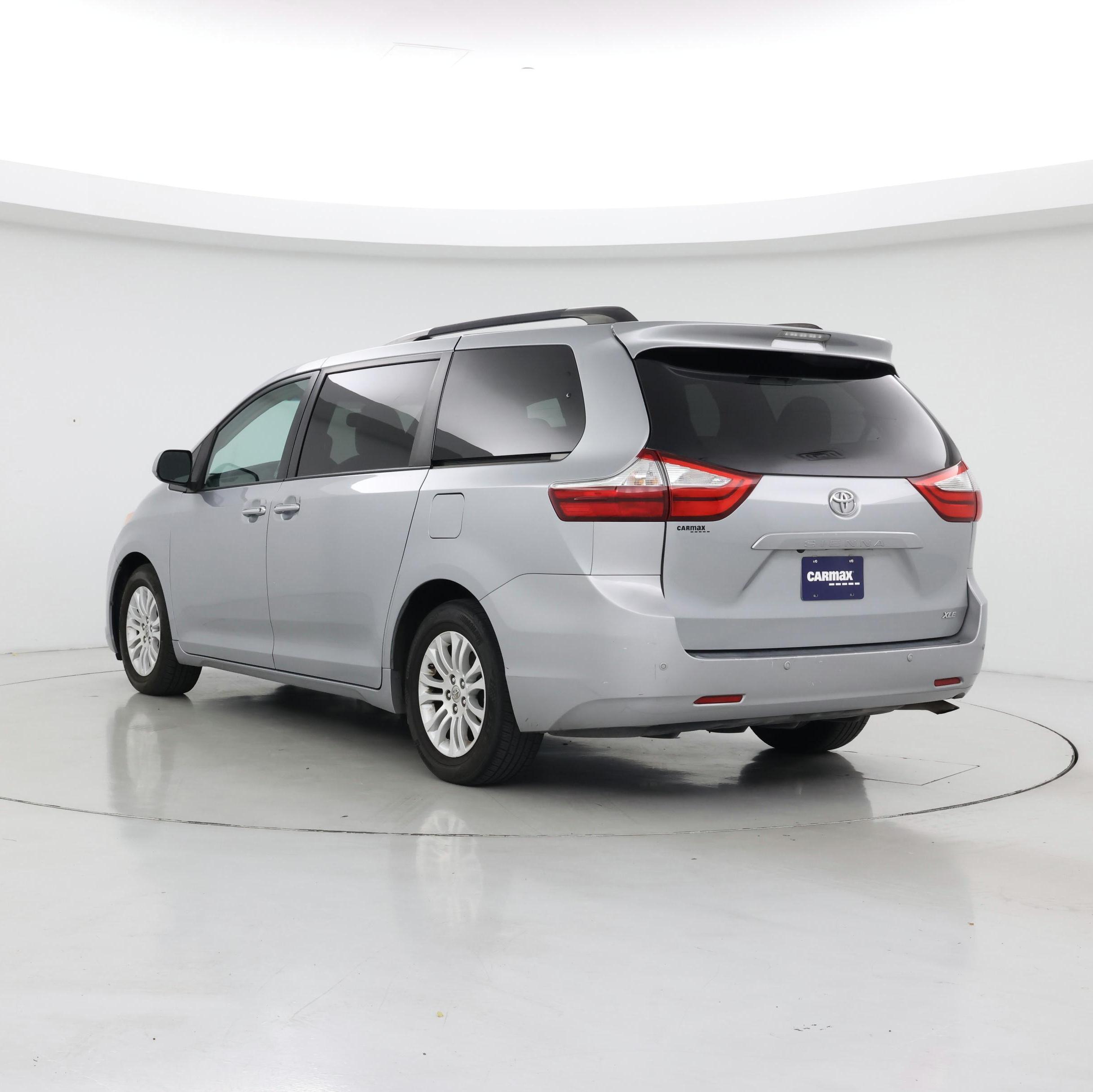 Thumbnail: 2016 Toyota Sienna - 2