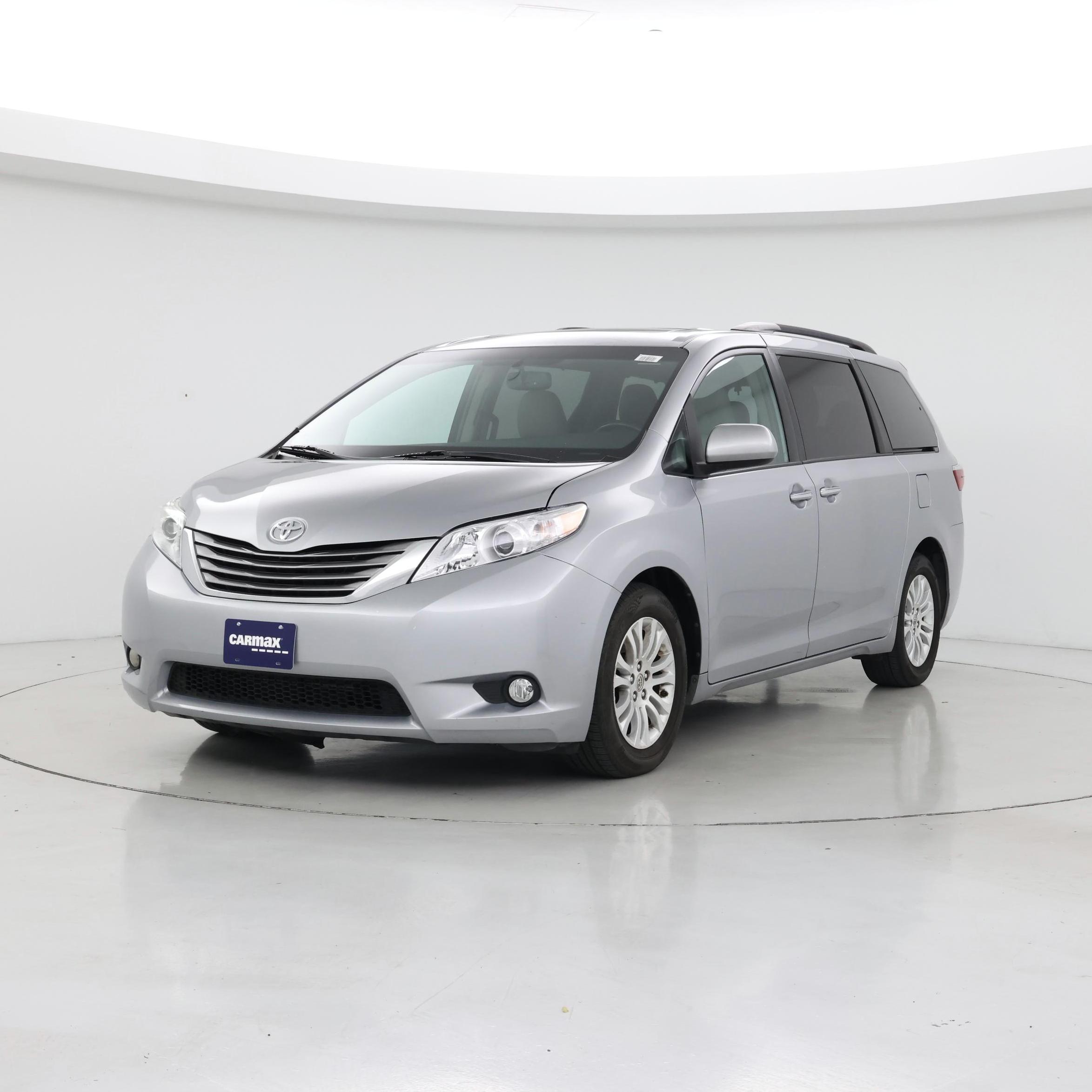 Thumbnail: 2016 Toyota Sienna - 4
