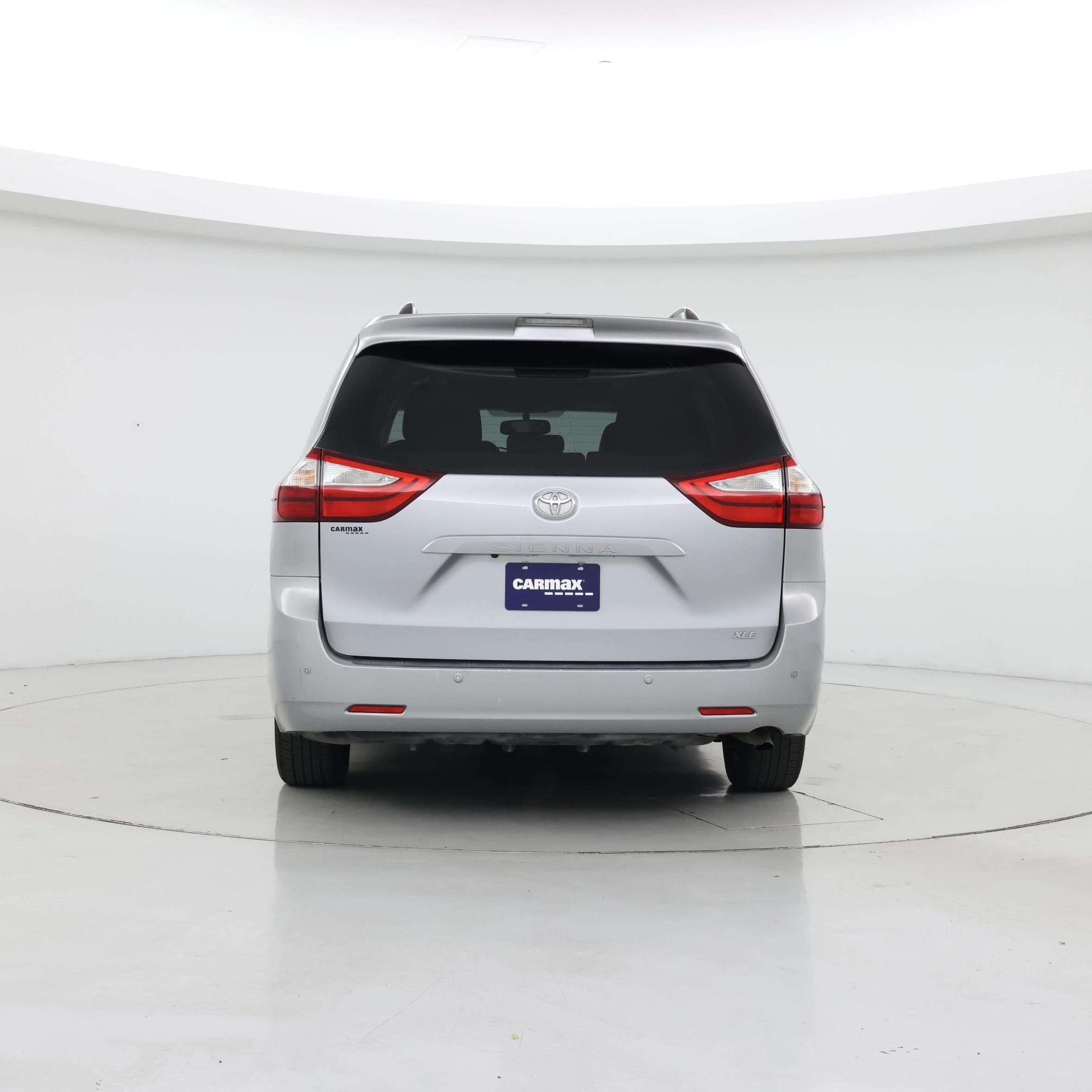 Thumbnail: 2016 Toyota Sienna - 6