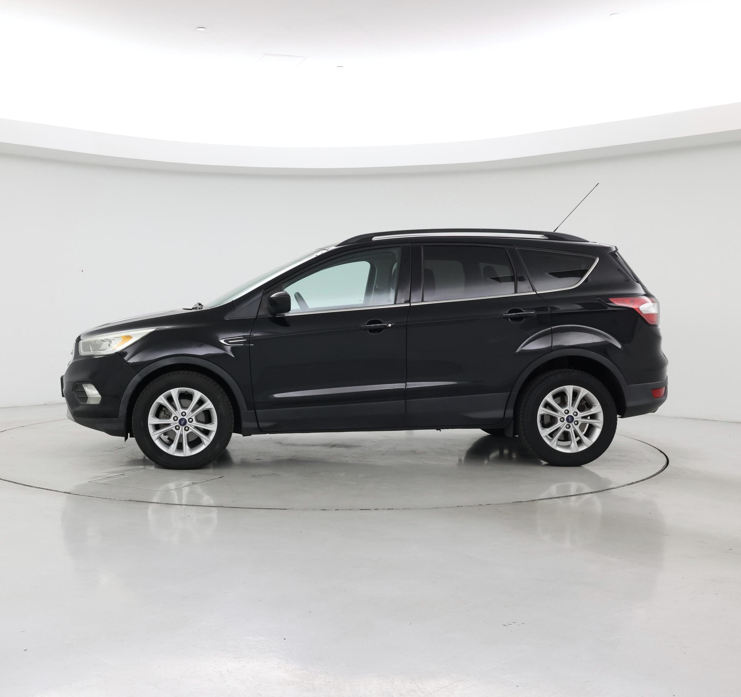 Thumbnail: 2017 Ford Escape - 3
